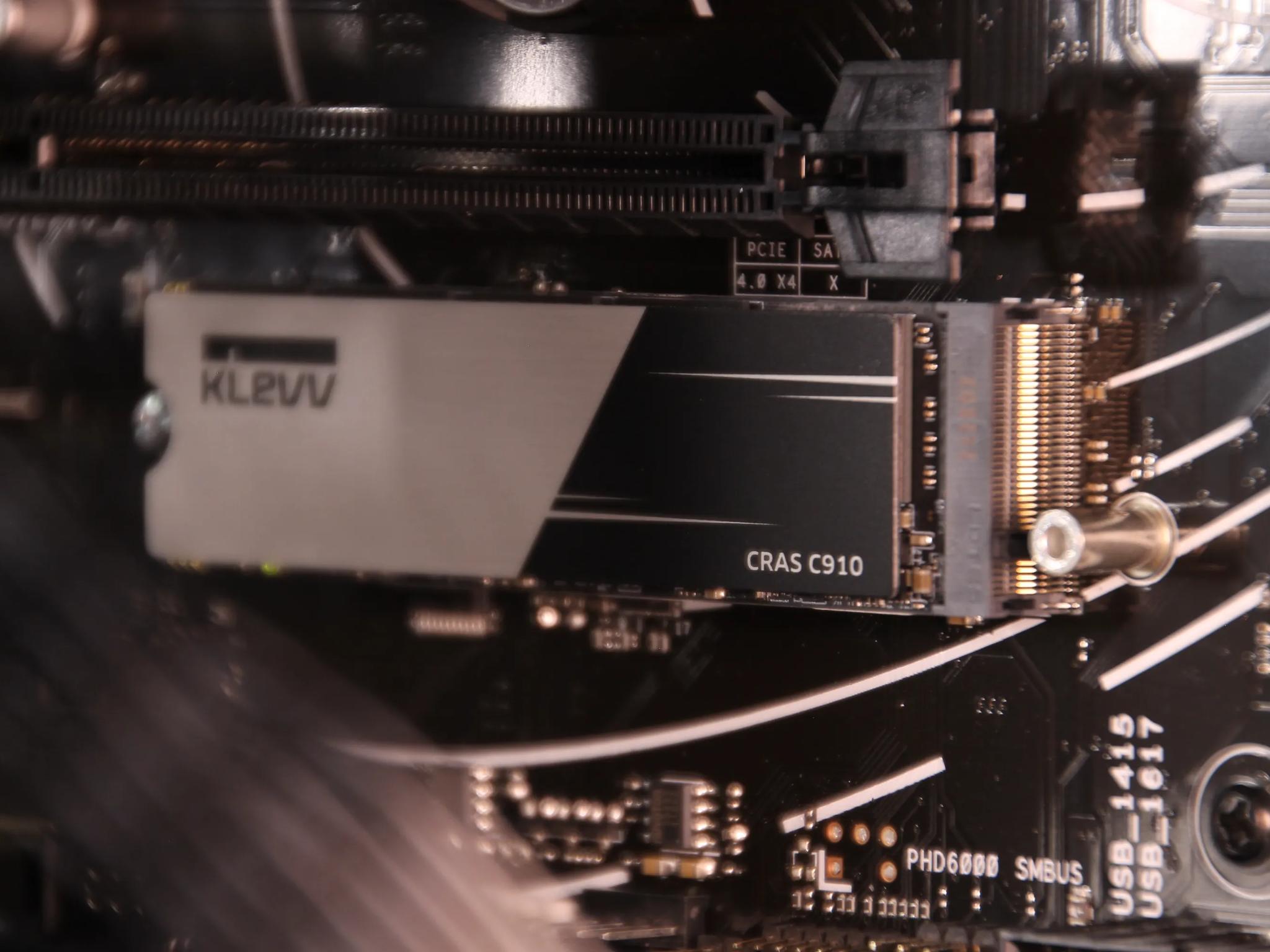 comm.006 // Ryzen 5 7600X, RTX 3070 // Midrange Gaming PC