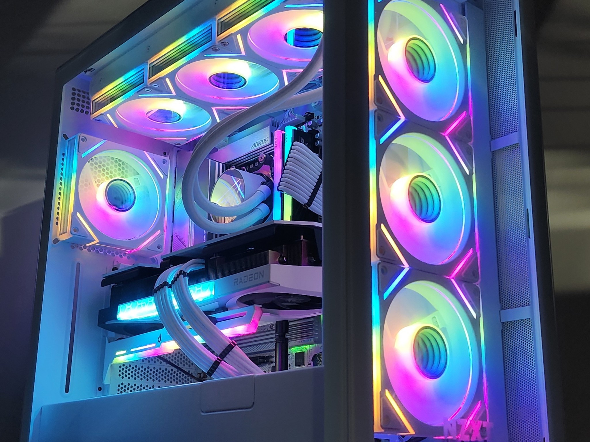 Gaming PC Ryzen 7 7800X3D 32GB RAM 2TB SSD RX 9070 XT 16GB Windows 11 Computer