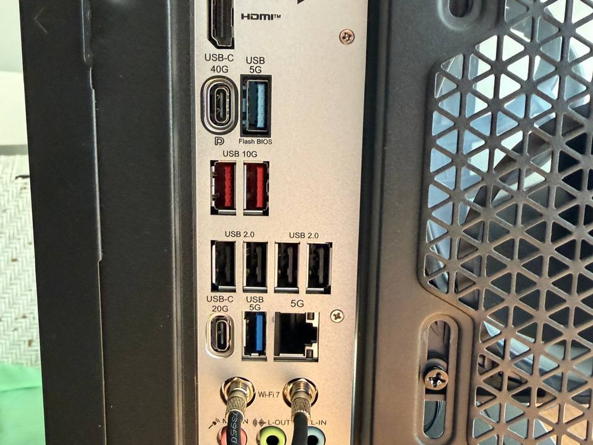 👁️Vulture🐦‍⬛ Ryzen 7 9800X3D / RTX 5070 / 32GB DDR5 / 1TB SSD / 360 AIO / Windows 11 = 1440 Beast