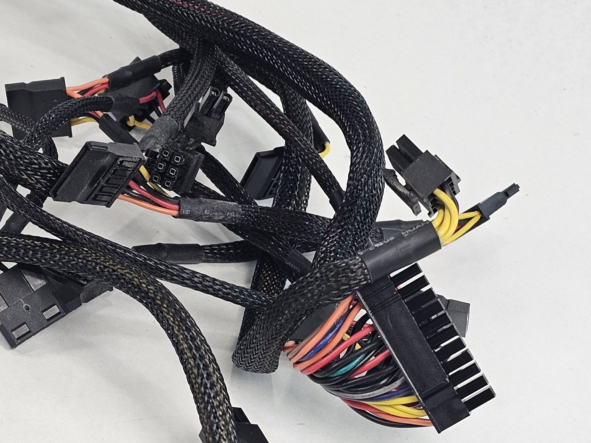 650 Watt PSU Gigabyte P650B Power Supply