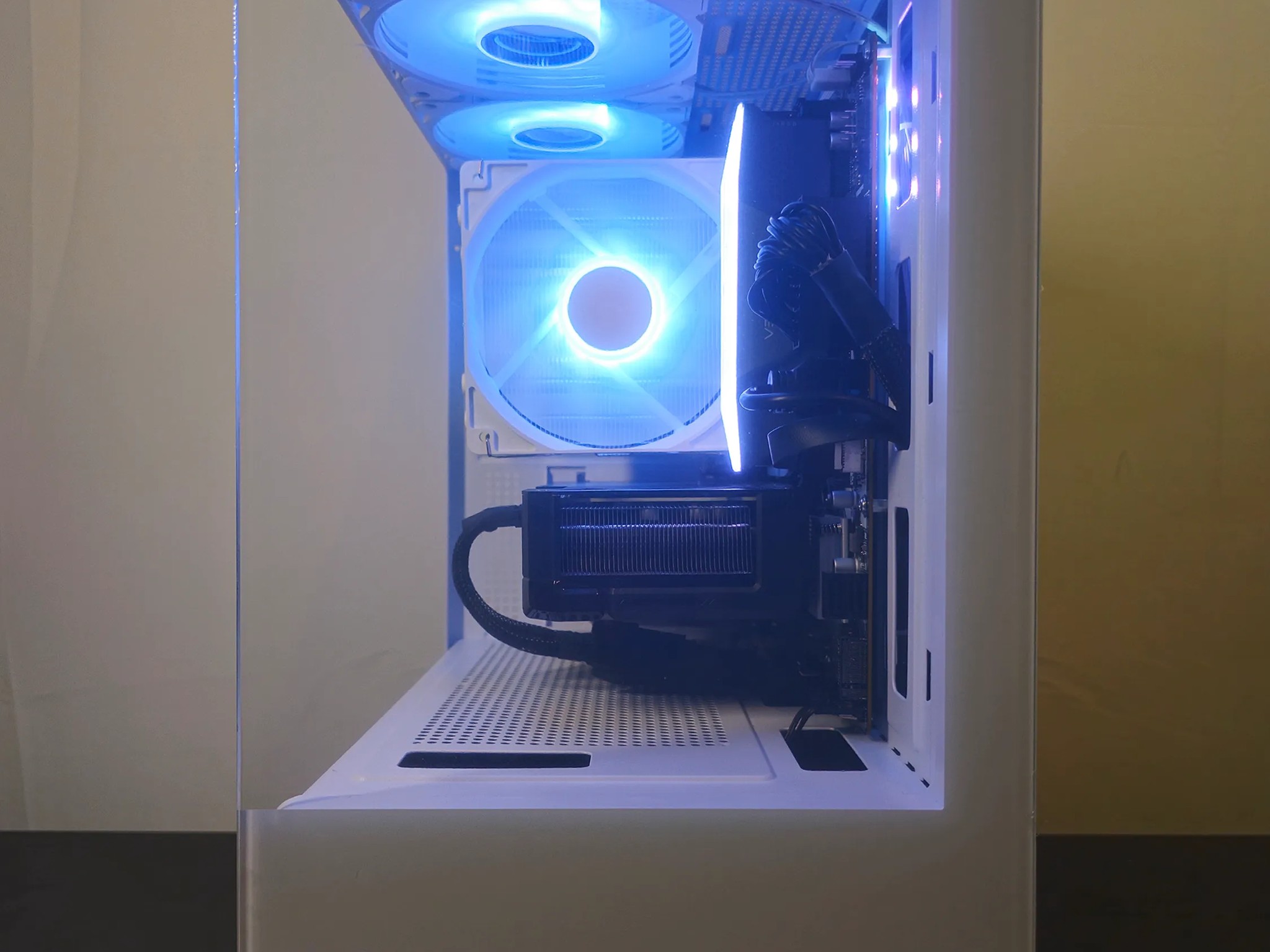 RTX 4070 Super 12GB / i5 14400f / 32GB DDR5 / 1TB SSD / Wi-Fi + BT