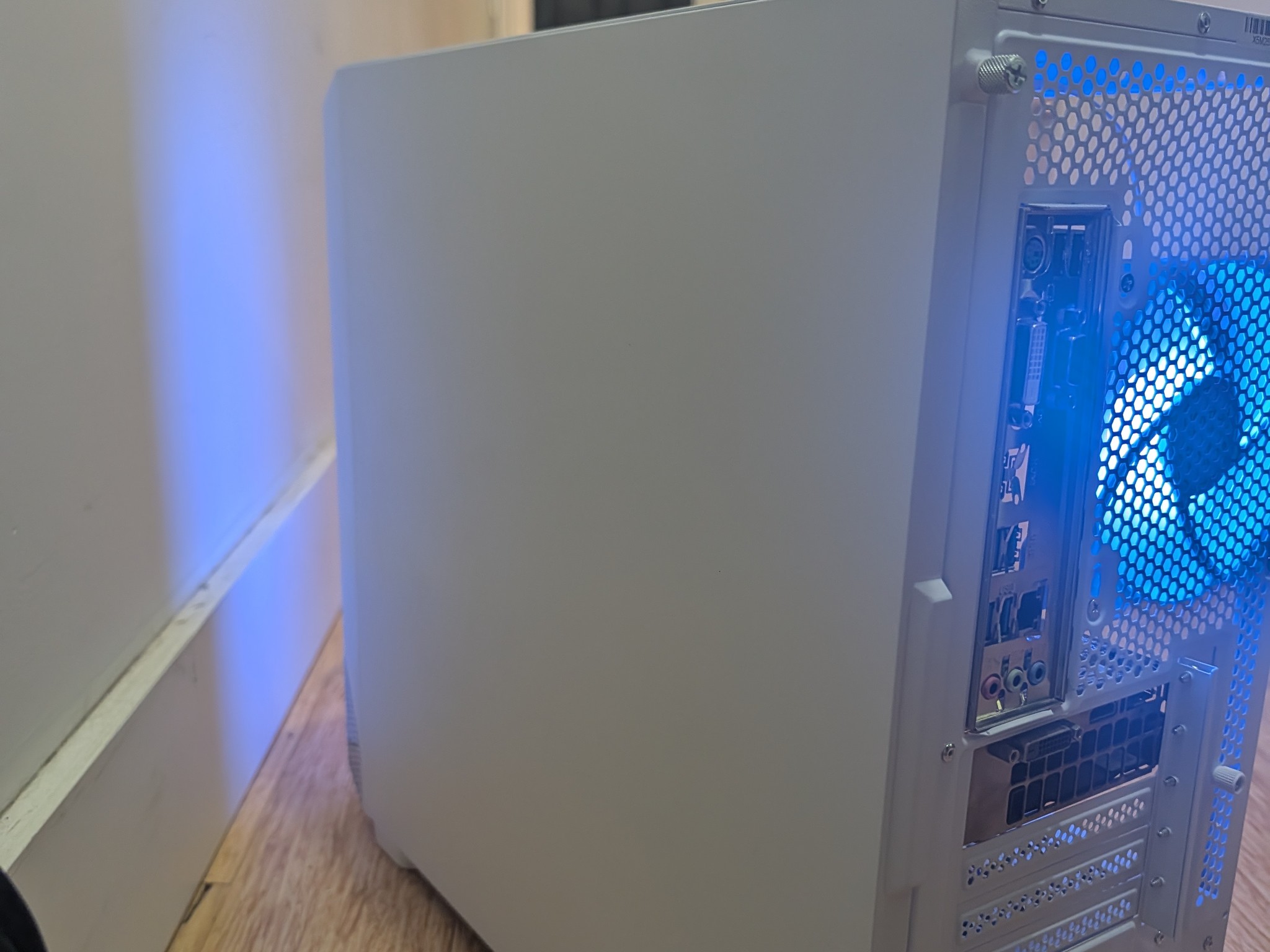 Custom gaming PC | I7 6700 | EVGA GTX 1050 TI | 16GB DDR4 | 256GB