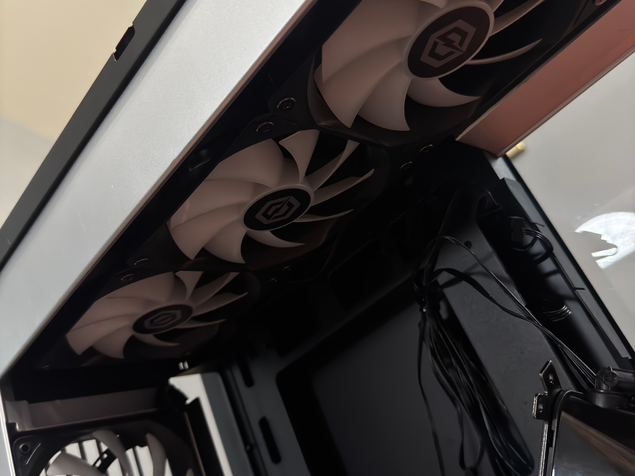 Phanteks Evolv S2.