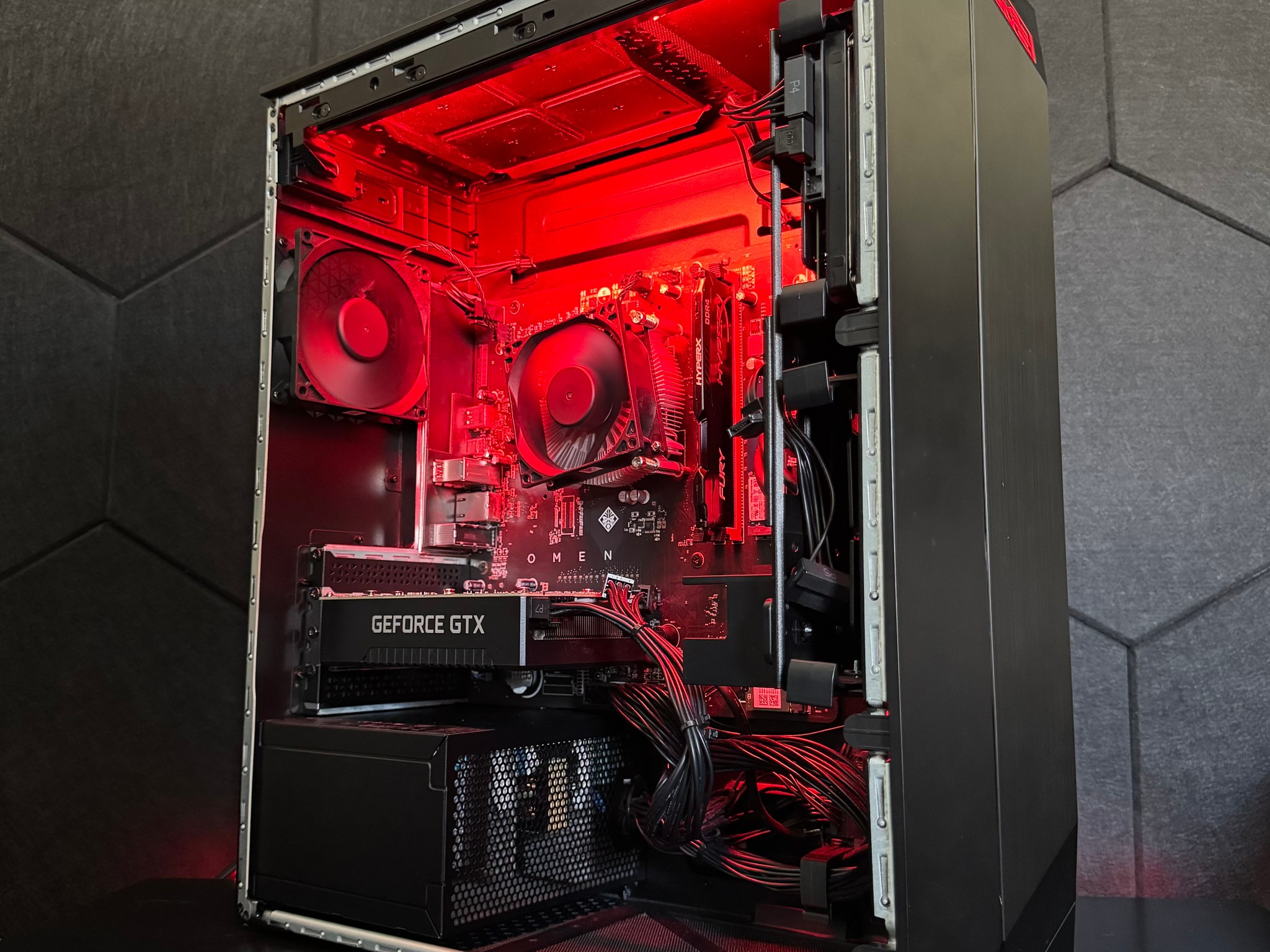 GTX 1660 Ti, i7-9700, 16GB RAM, 256GB SSD + 1TB HDD, Wi-Fi Gaming PC