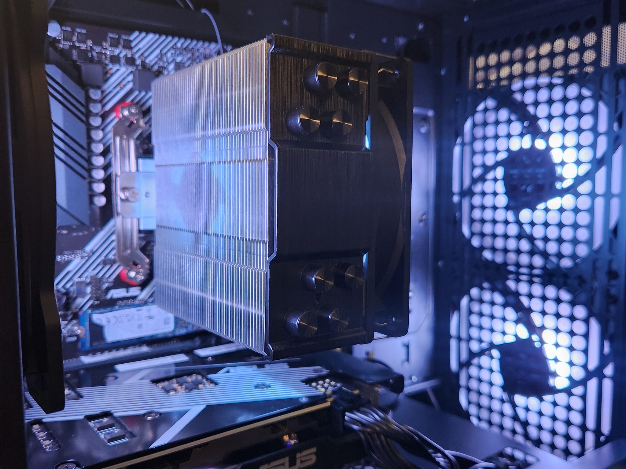 RTX 3060TI | Ryzen 7 3800X | 32GB DDR4 | 256GB SSD + 1TB HDD | WIFI+BT