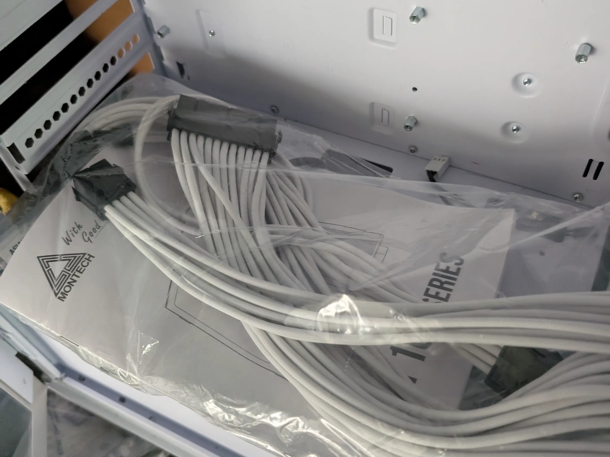 Montech Air 100 with white cable extensions