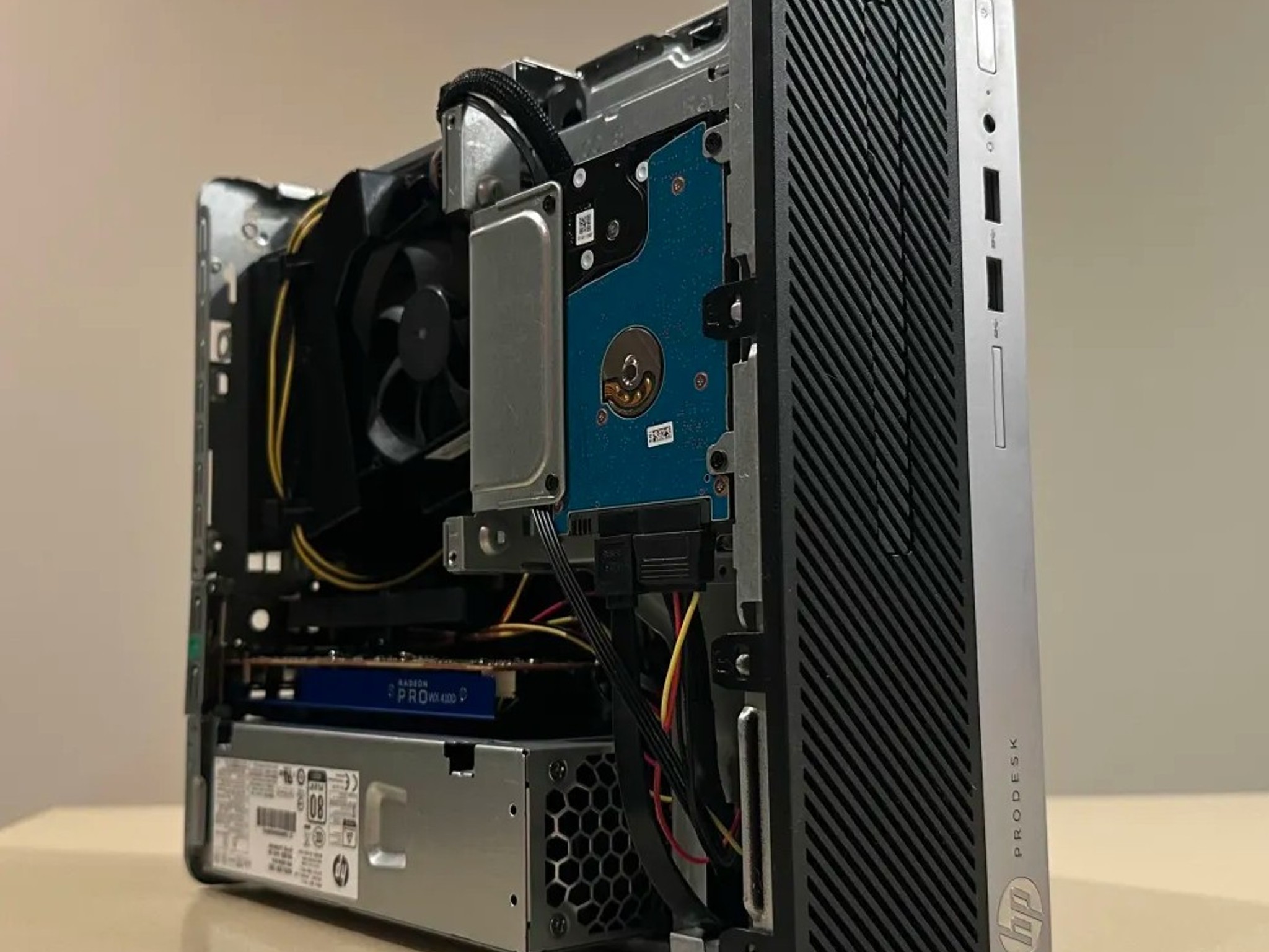 Starter Budget Gaming PC – Intel Core i5-8400|AMD Radeon Pro WX 4100|16GB RAM|256GB SSD & 1TB HDD