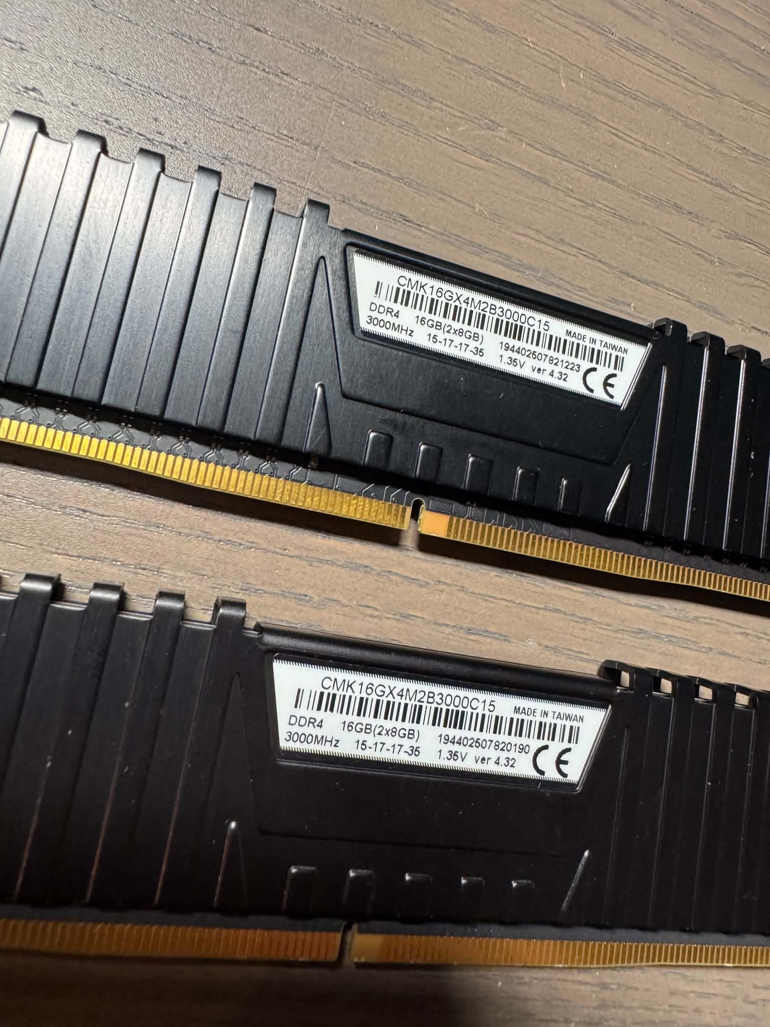 Corsair Vengeance LPX 16GB (2x8GB) DDR4-3000 DIMM 288-Pin RAM CMK16GX4M2B3000C15