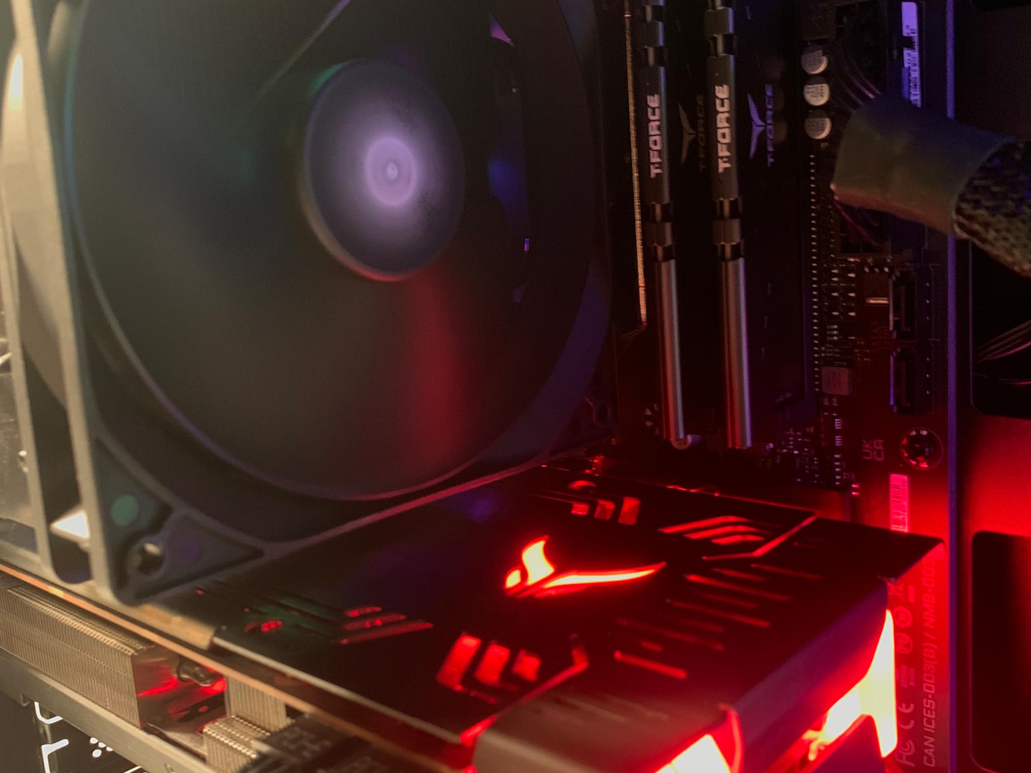 RX 6600 XT - Ryzen 5 5600X - 32 GB RAM - 2 TB SSD - RGB Gaming PC