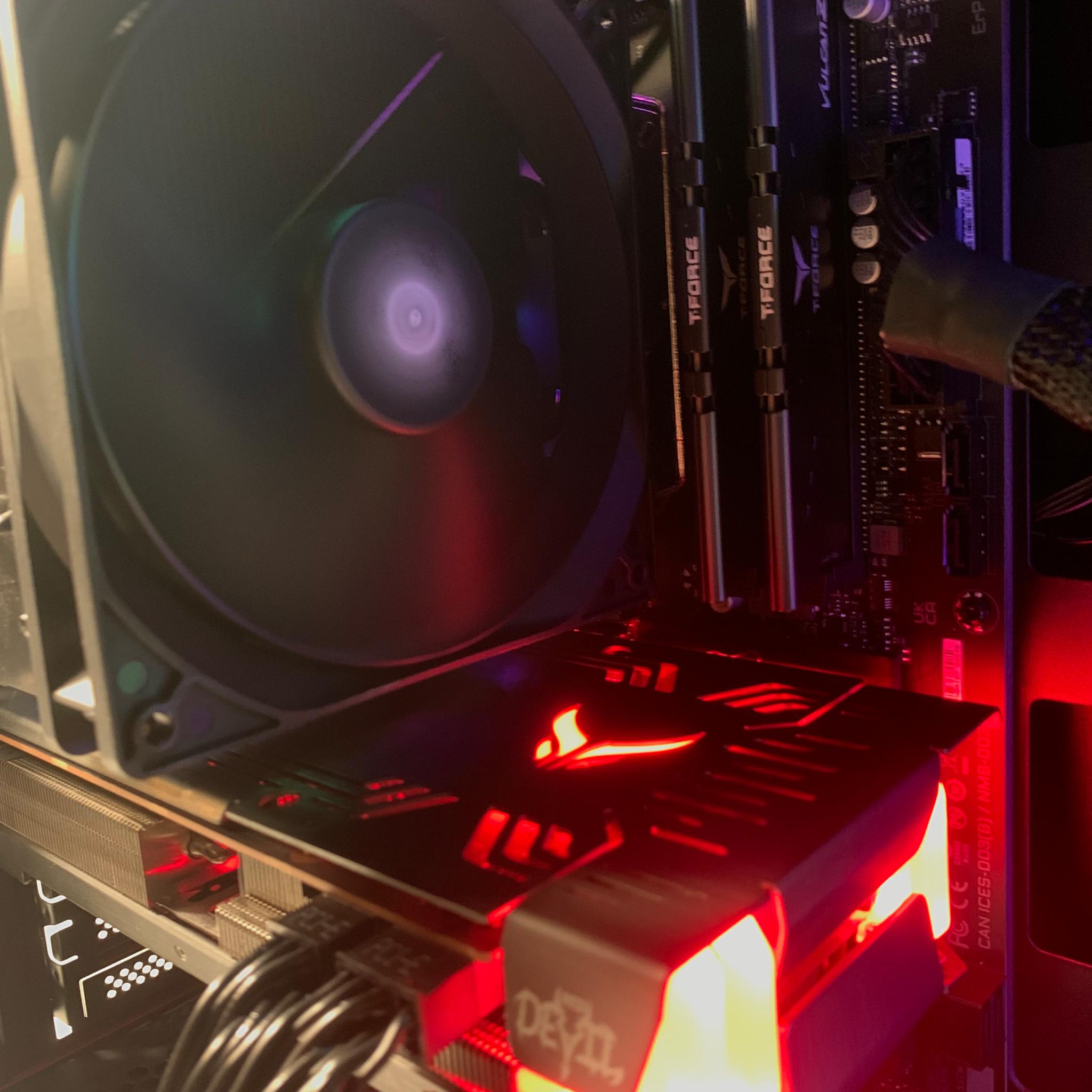 RX 6600 XT - Ryzen 5 5600X - 32 GB RAM - 2 TB SSD - RGB Gaming PC