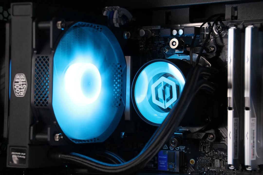 𝘼𝙕𝙐𝙍𝙀 // Ryzen 7 3700X, RX 6700 XT // Mid-Range Gaming PC | Jawa