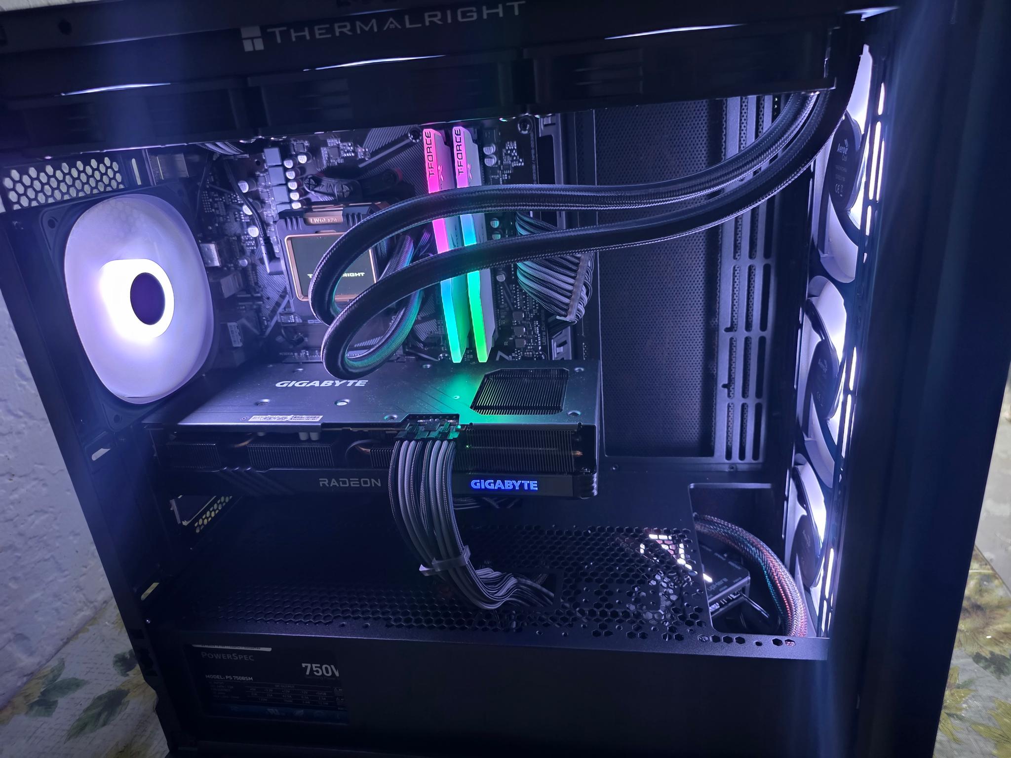 Ryzen 5 5500 / RX 7600XT 16GB/ 1TB NVME / WINDOWS 11 HOME