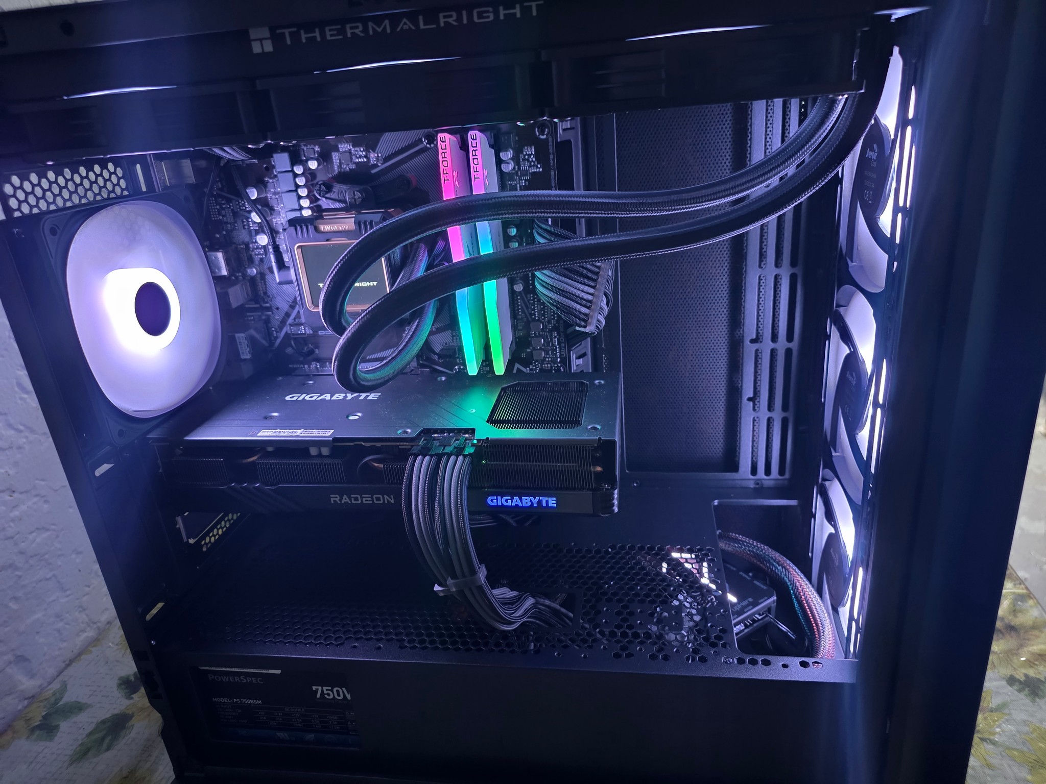 Ryzen 5 5500 / RX 7600XT 16GB/ 1TB NVME / WINDOWS 11 HOME