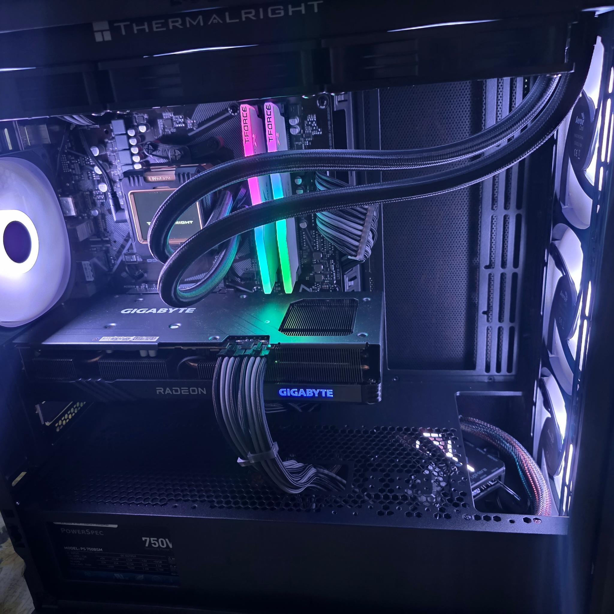 Ryzen 5 5500 / RX 7600XT 16GB/ 1TB NVME / WINDOWS 11 HOME
