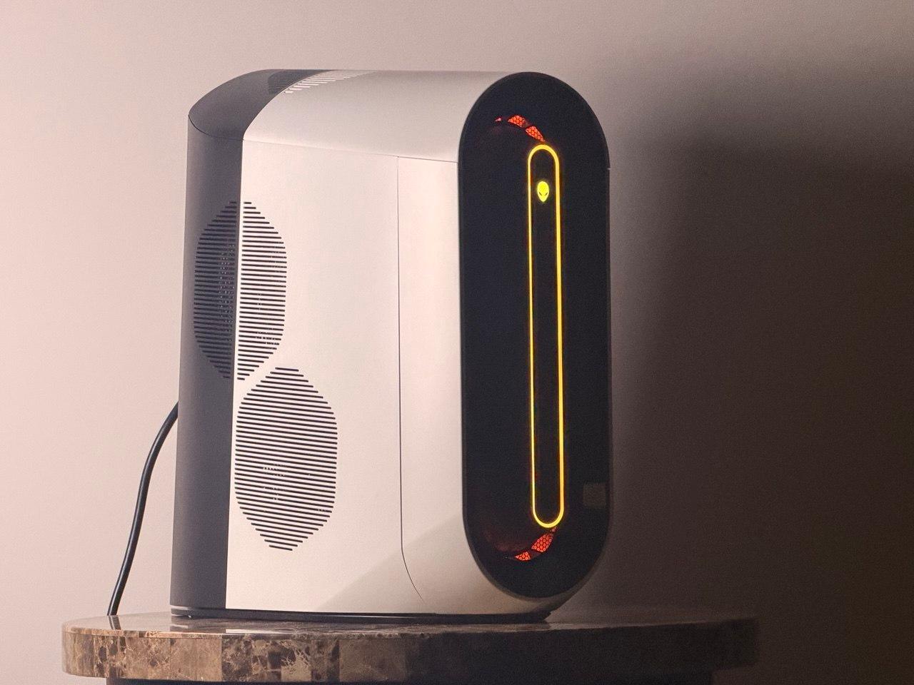FREE SHIPPING👽🛸Alienware Gaming PC | RTX 2080 Super | i7-10700F | 512 GB NVME SSD | 16 GB RAM