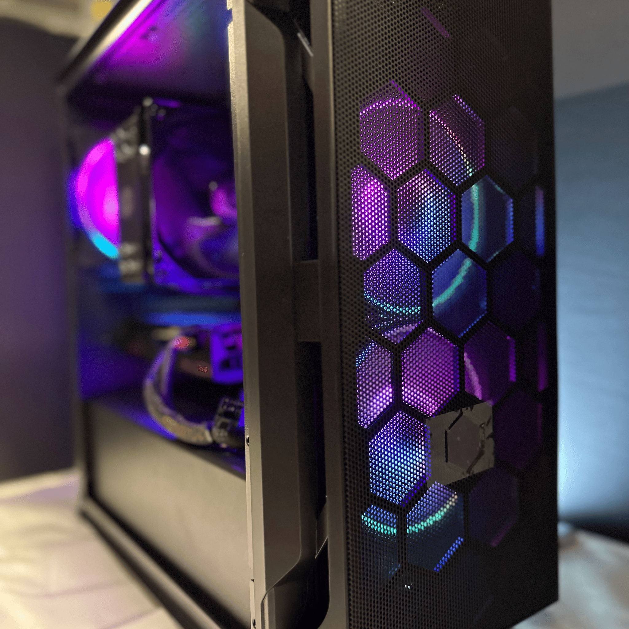 "Lazarus 3900 Delta RGB" Ryzen 9 3900X 12C @ 3.8GHz 16GB DDR4-3200 Radeon RX 6600 500GB M.2 1TB HDD