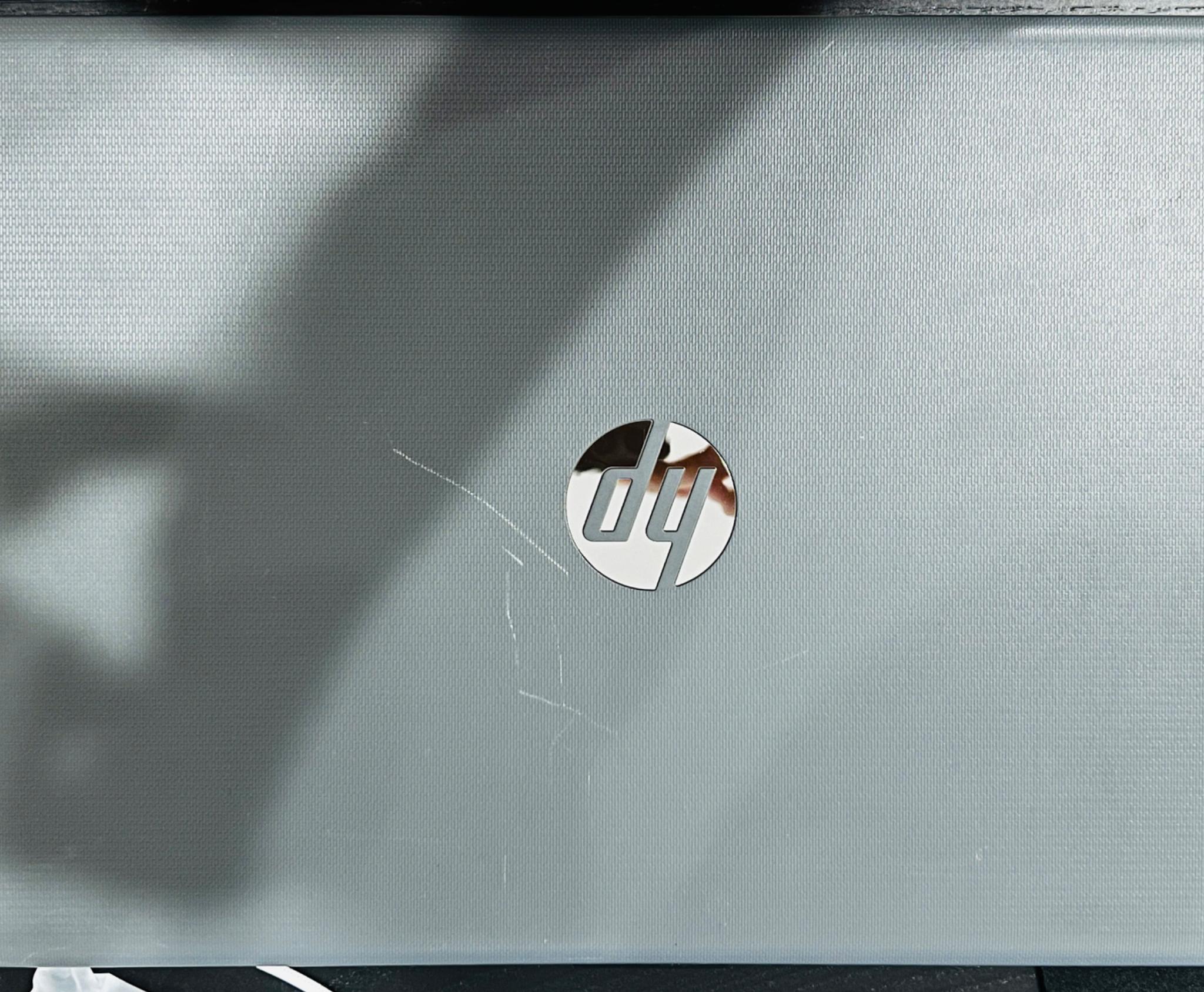 GOOD LAPTOP FOR KIDS! BUT NEEDS BATTERY CHANGE!!! CHEAP CHEAP PRICE