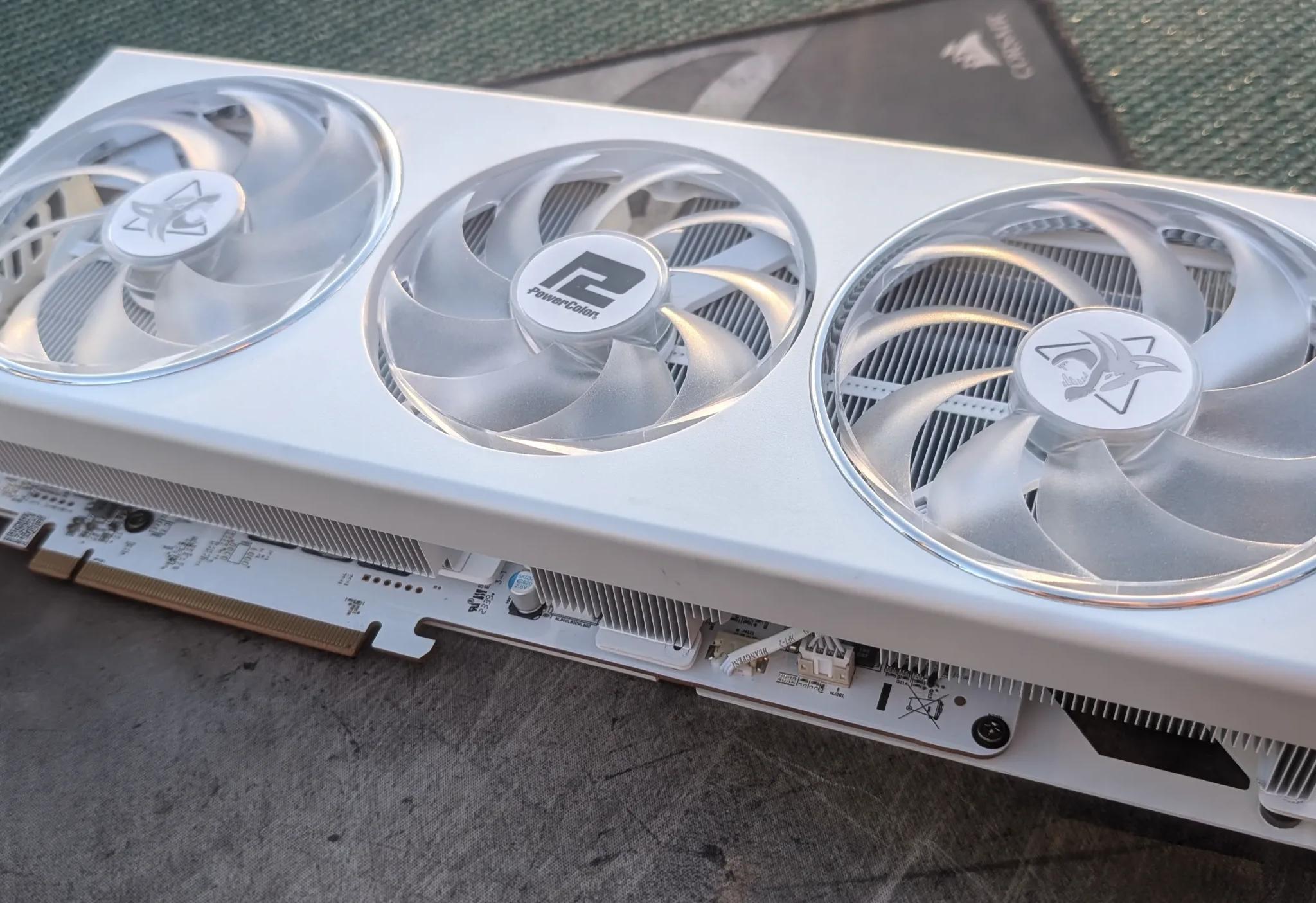7800XT Spectral White - Never Used to Game or Anything