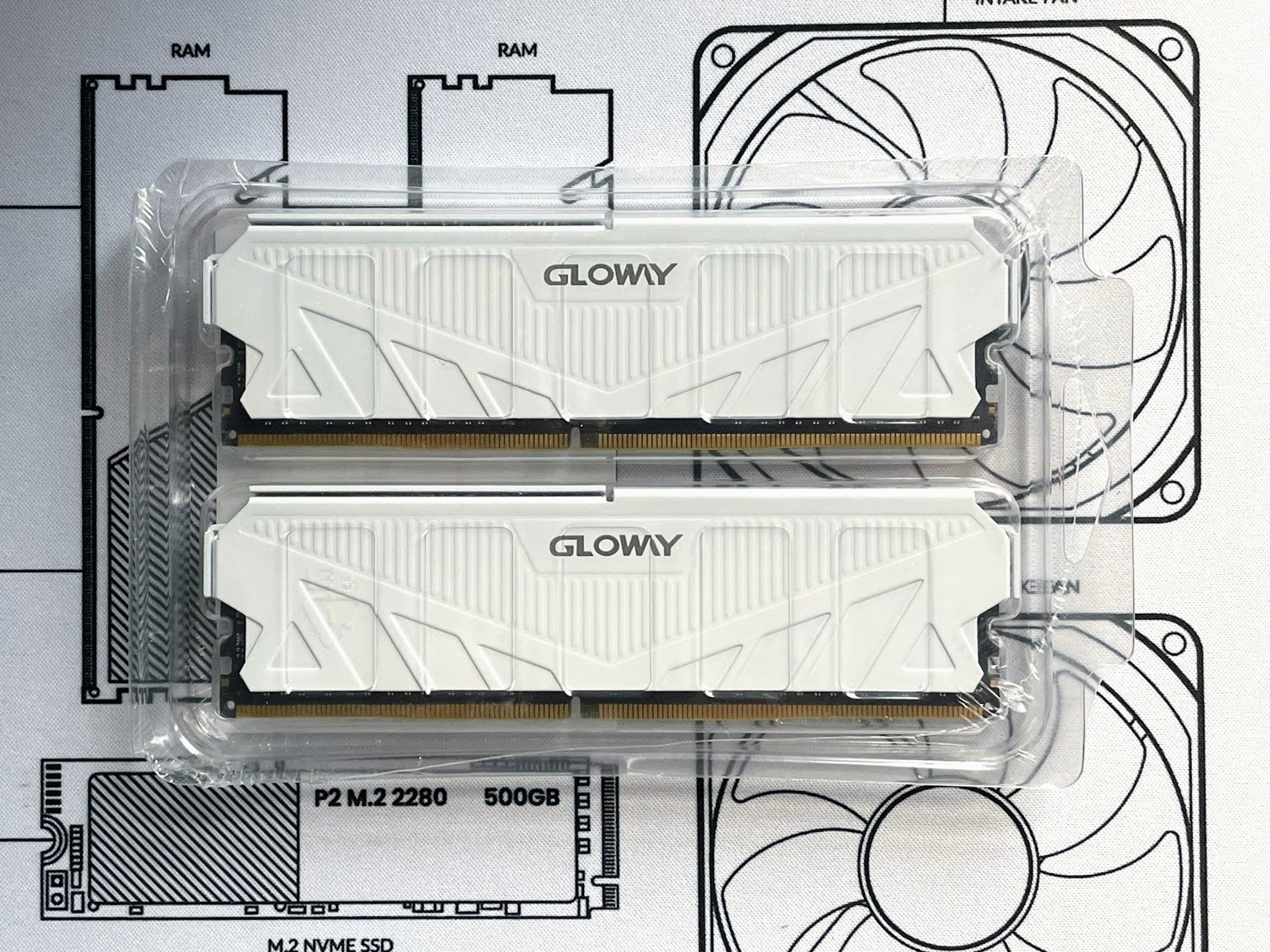 BNIB Gloway 32GB Kit (2x16GB) 3200 MHz DDR4 CL18-22-22-42 @ 1.35V RAM Memory - White
