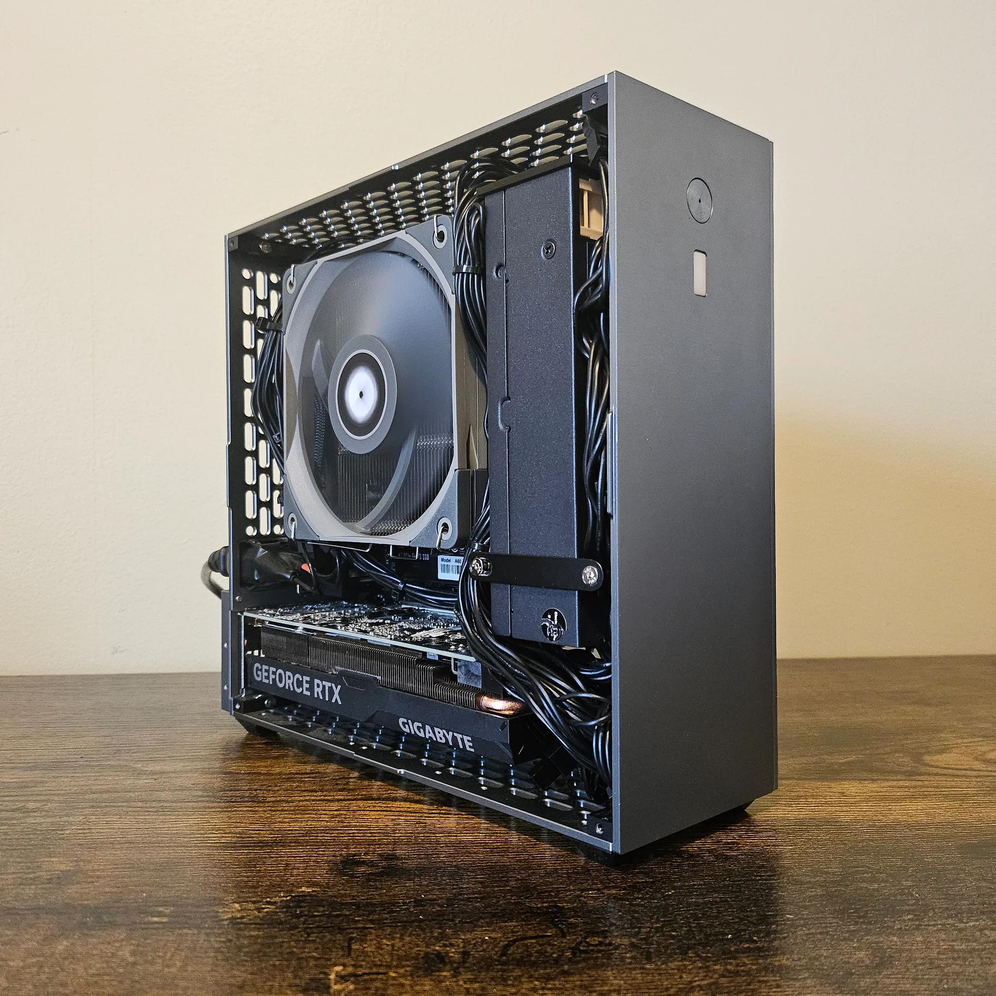 5 Liter 13600kf/RTX 4060 LP SFF Gaming PC