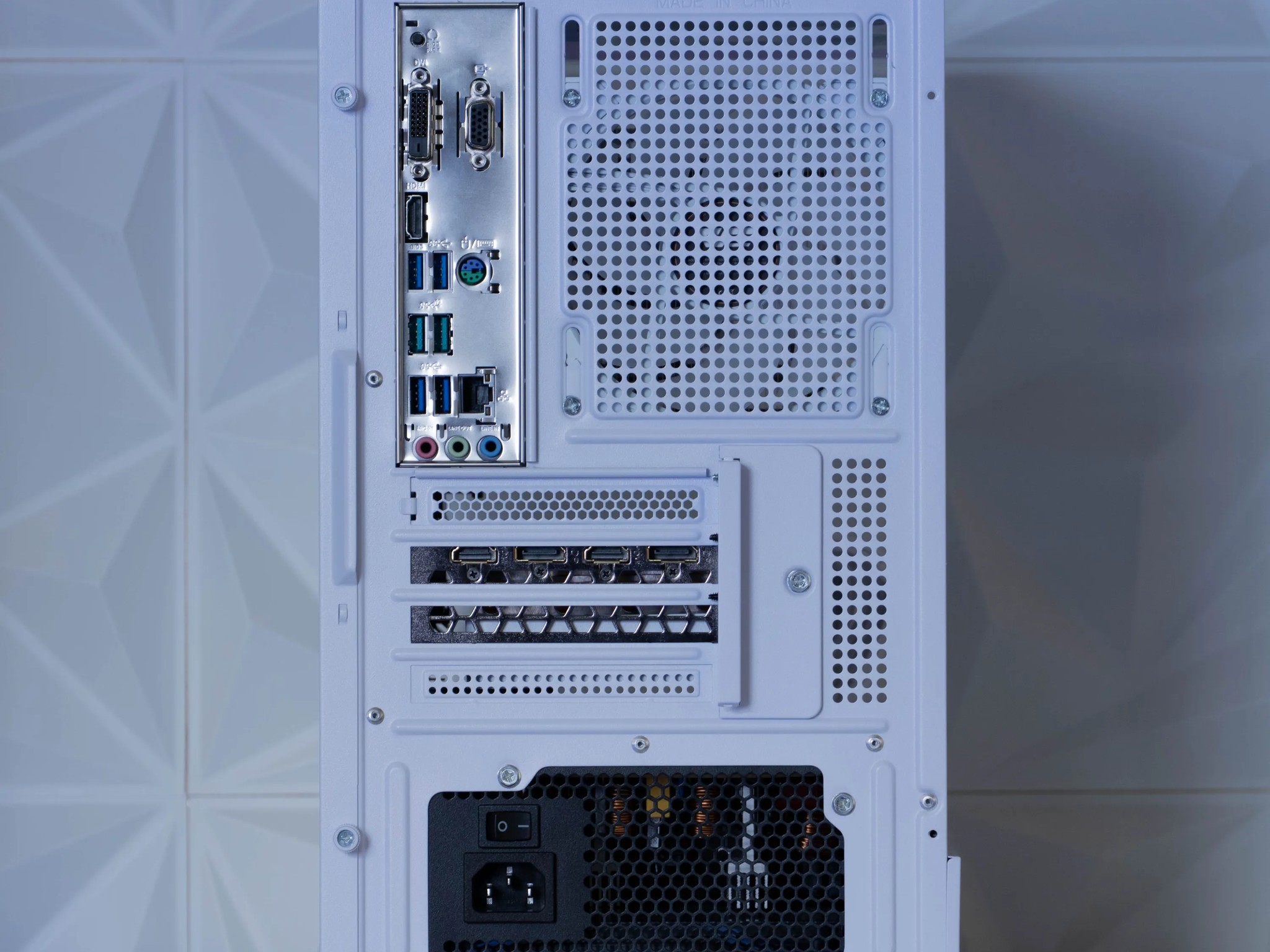 ⛄️ Snowy Spirit | Ryzen 5 5600X / RTX 3070 Ti / 32GB RAM / 1TB NVMe Gaming PC ⛄️