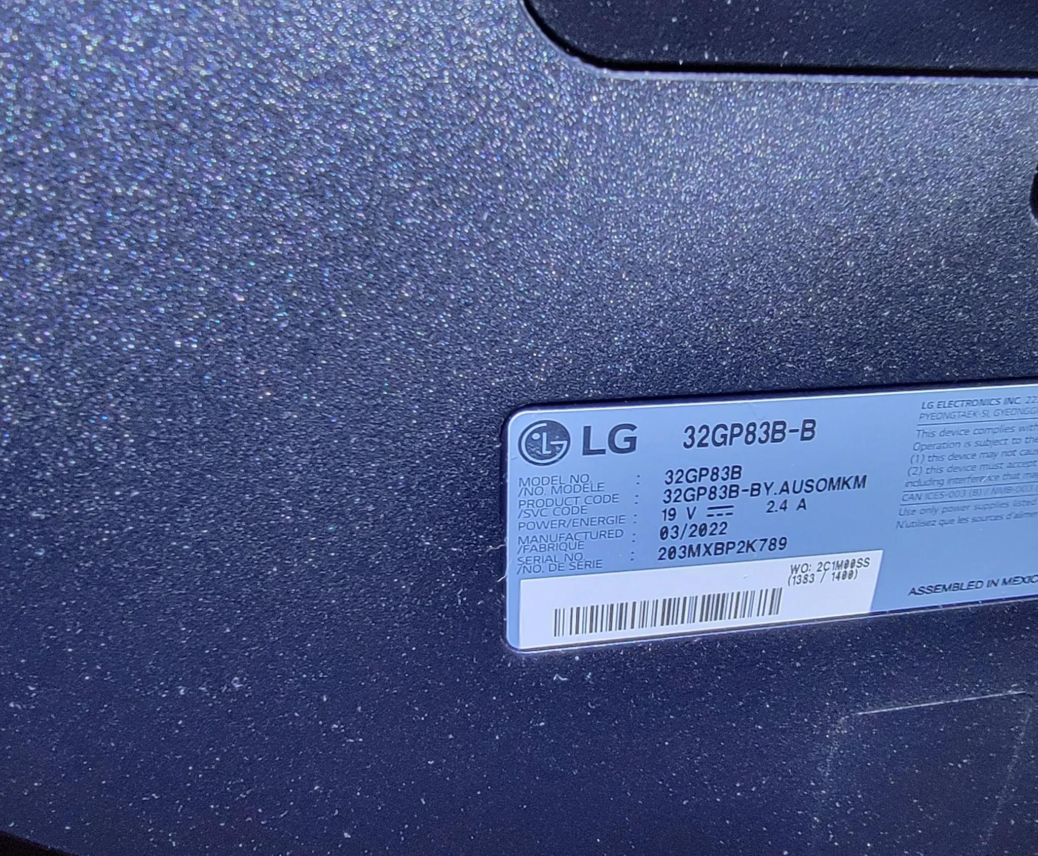 LG 32 inch UltraGear 1440p Nano IPS 1ms 165Hz HDR Monitor with G-SYNC and FreeSync Compatibility