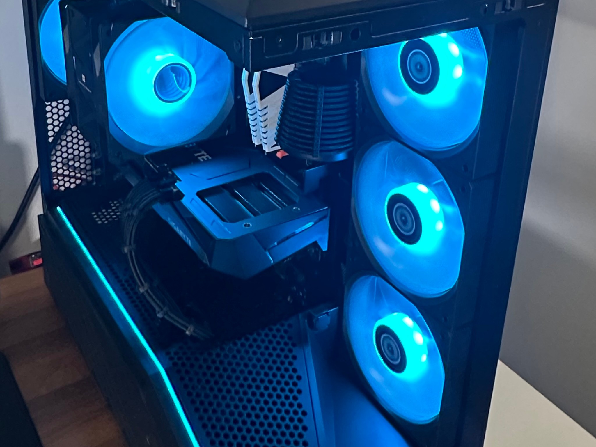 RTX 3060ti | i7 9700k | 1tb ssd | Custom Gaming PC