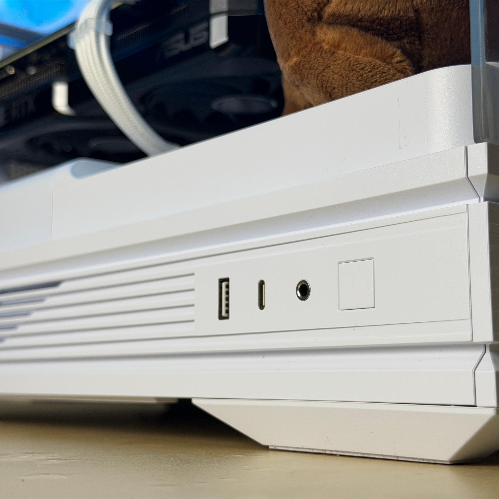 🧊💎 1440p White Gaming PC -  Ryzen 7 5700x / RTX 4070  / 1TB NVME SSD / 32GB Ram / Wifi + Bluetooth