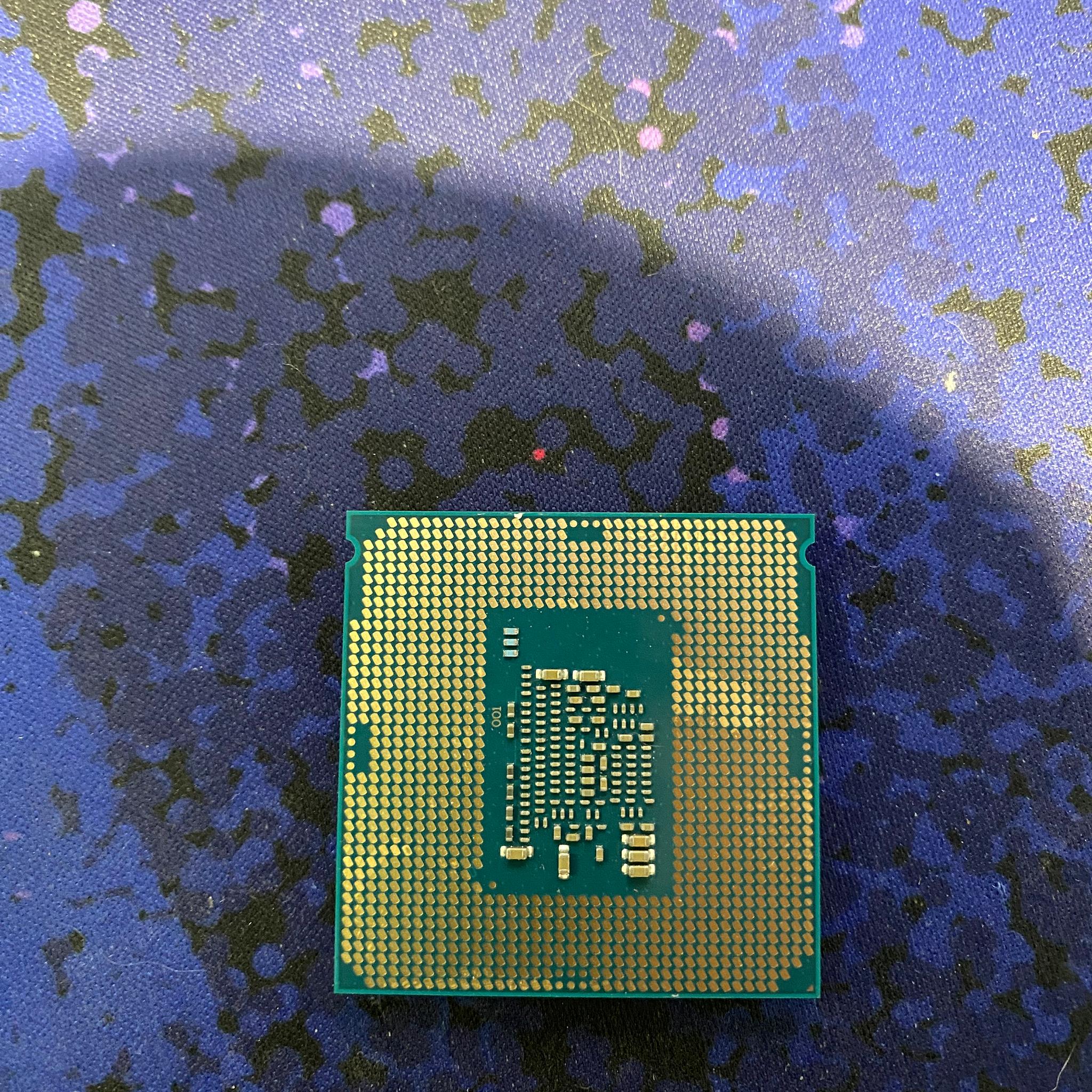 Intel Core i3-7100 3.9 GHz Dual-Core Processor lightly used, pulled from working system. 
