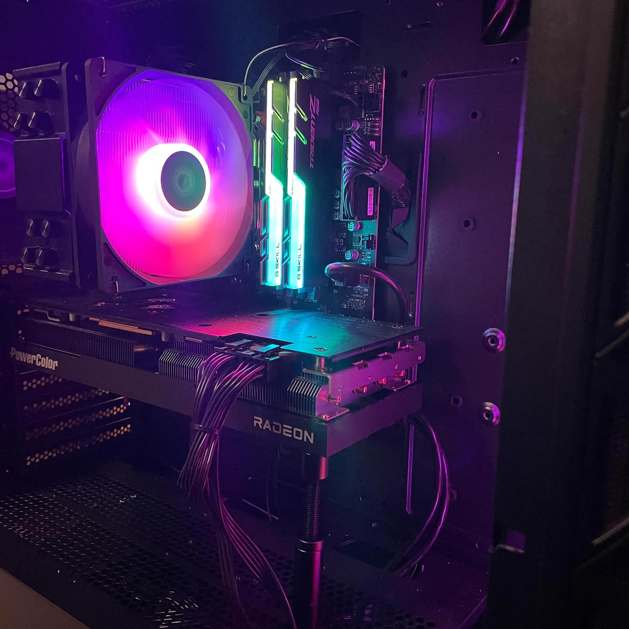 Custom Built AMD gaming PC, R7 5800x, 7800xt. Gaming, Streaming, WiFi, Ethernet.