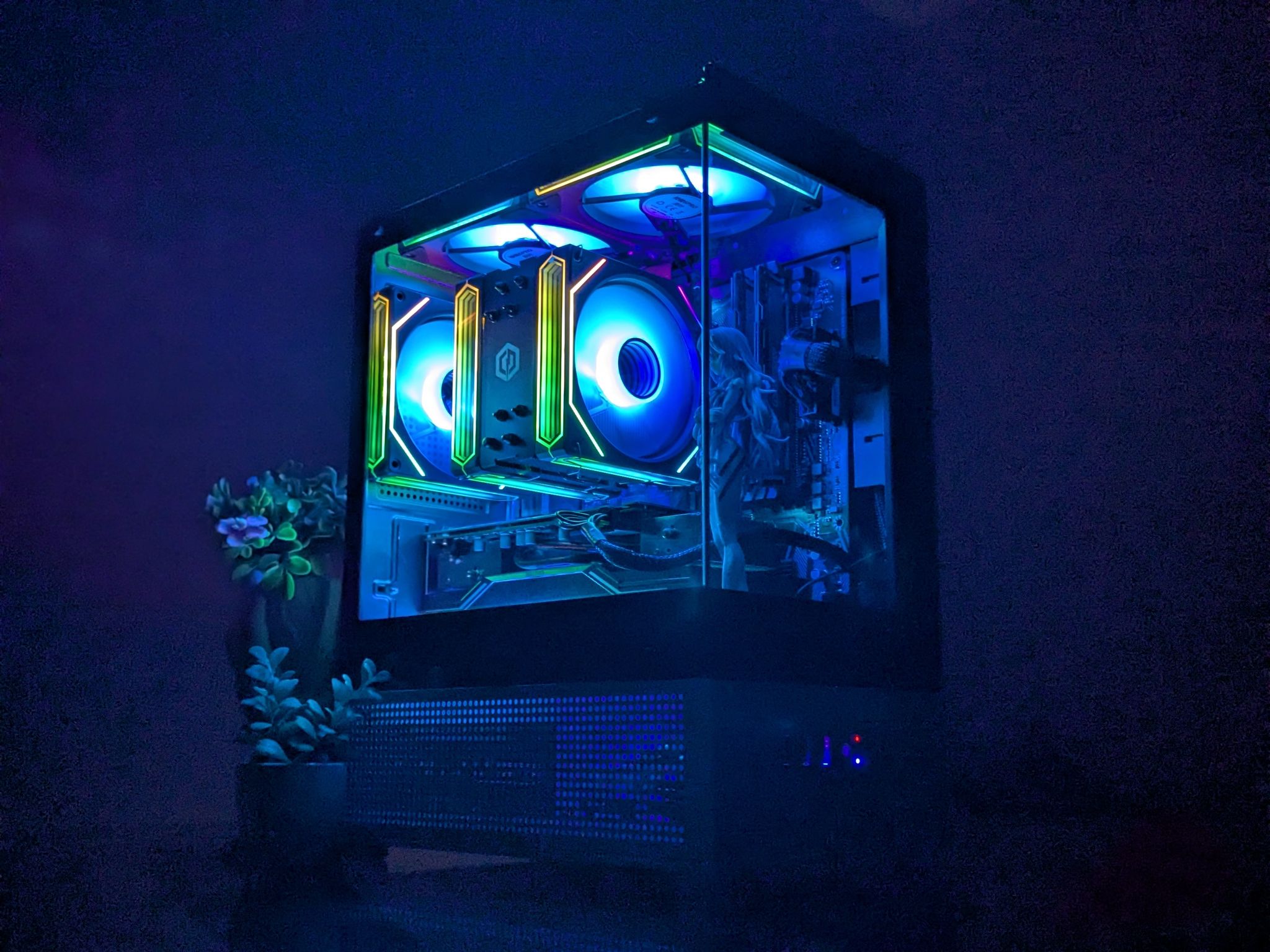 The Aesthetic White & Black | Ryzen 5 CPU + RX 5600XT GPU | 16GB RAM | 512GB SSD