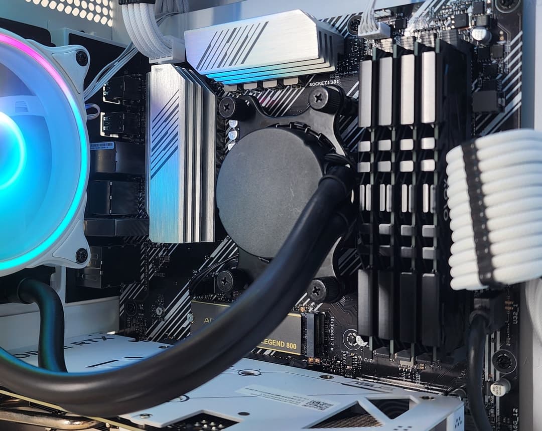 Gaming PC Ryzen 7 3700X 32GB RAM 1TB SSD RTX 4060 8GB Windows 11 Computer