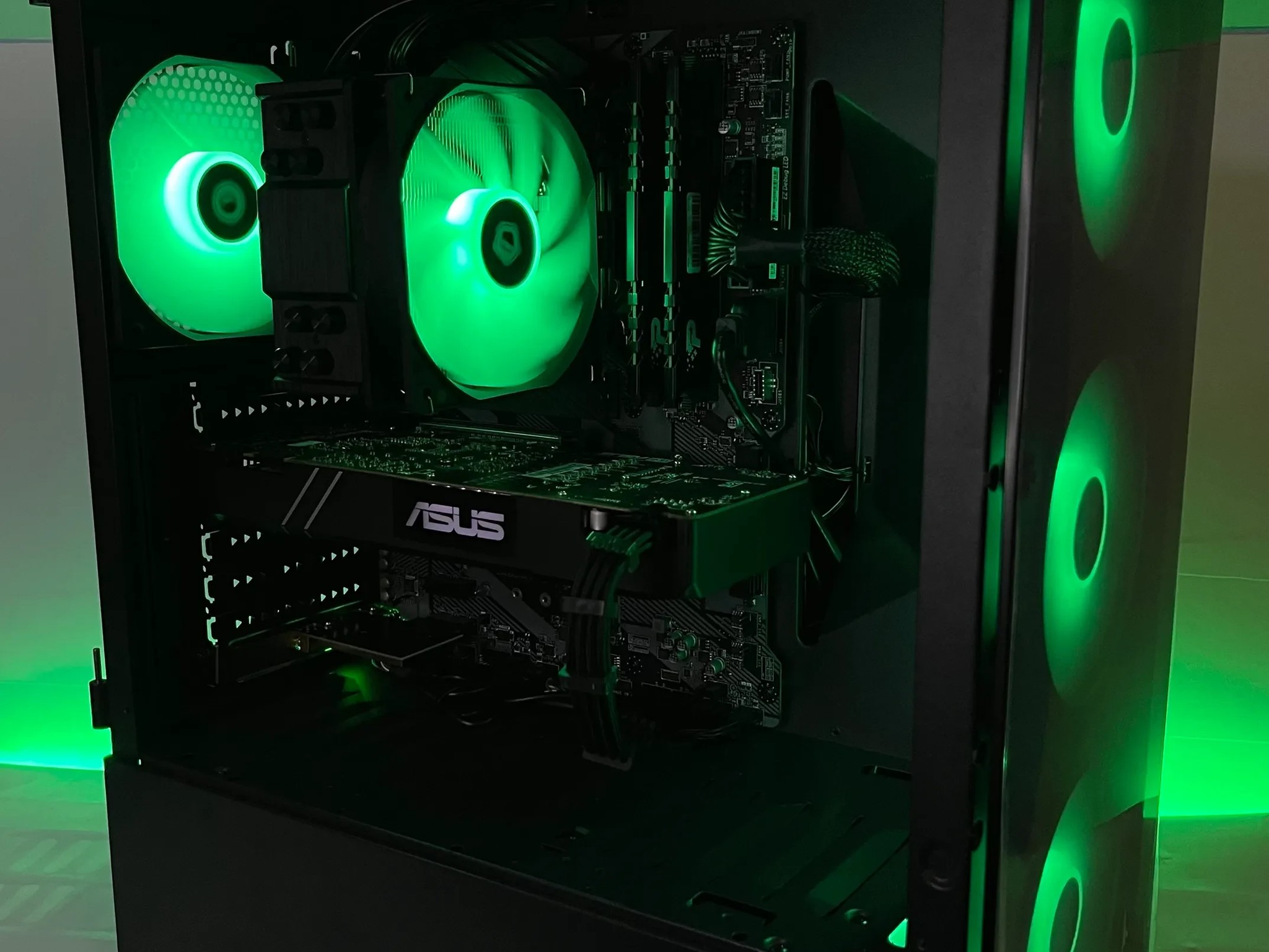 RGB Gaming PC  (i5-10400f, 16GB RAM, GTX 1080, 1TB NVME)