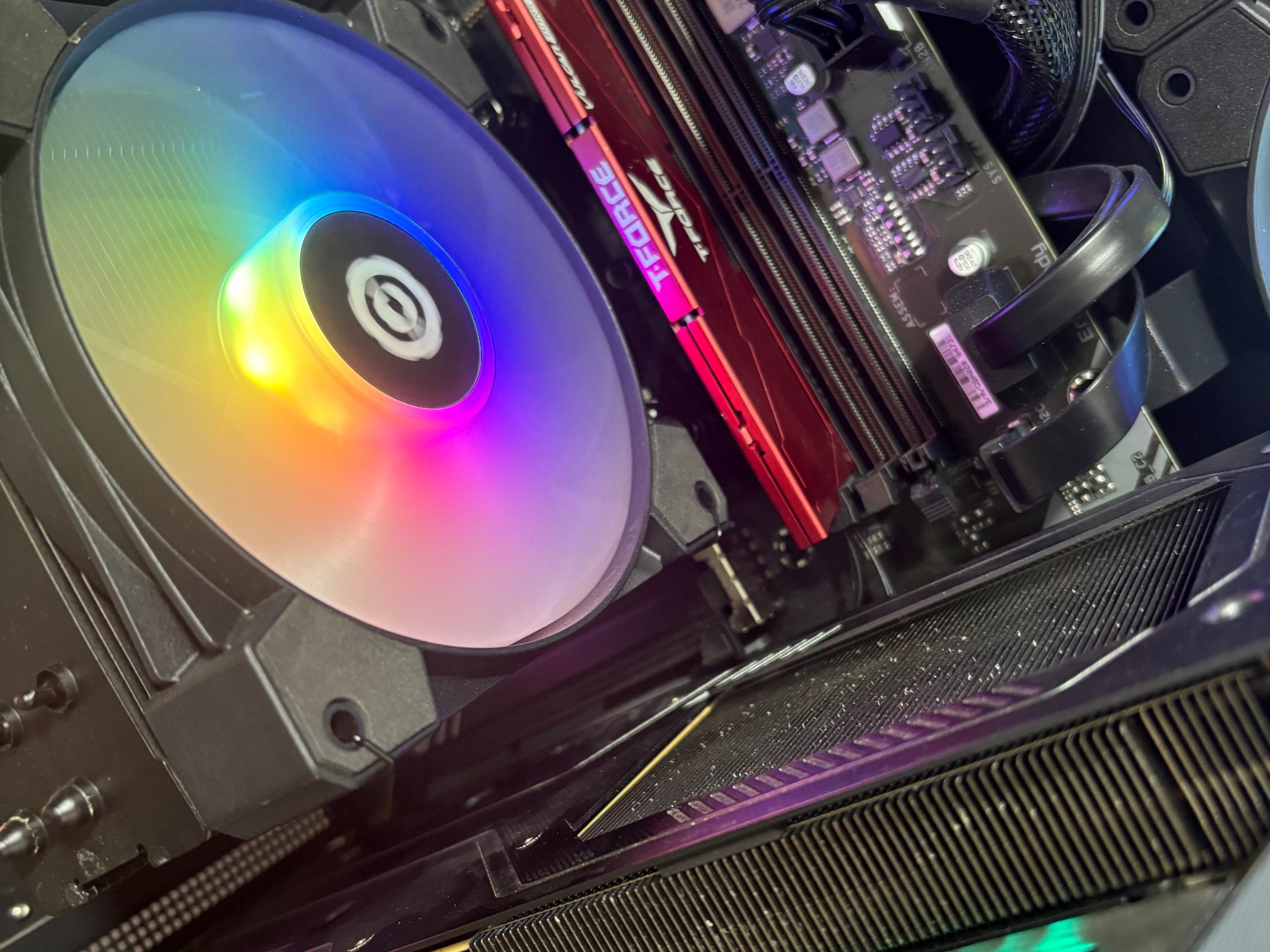 EXT ICE 70X - i5 14400F, RTX 5060 8GB, 16GB DDR5 Ram, 1TB SSD (V2)
