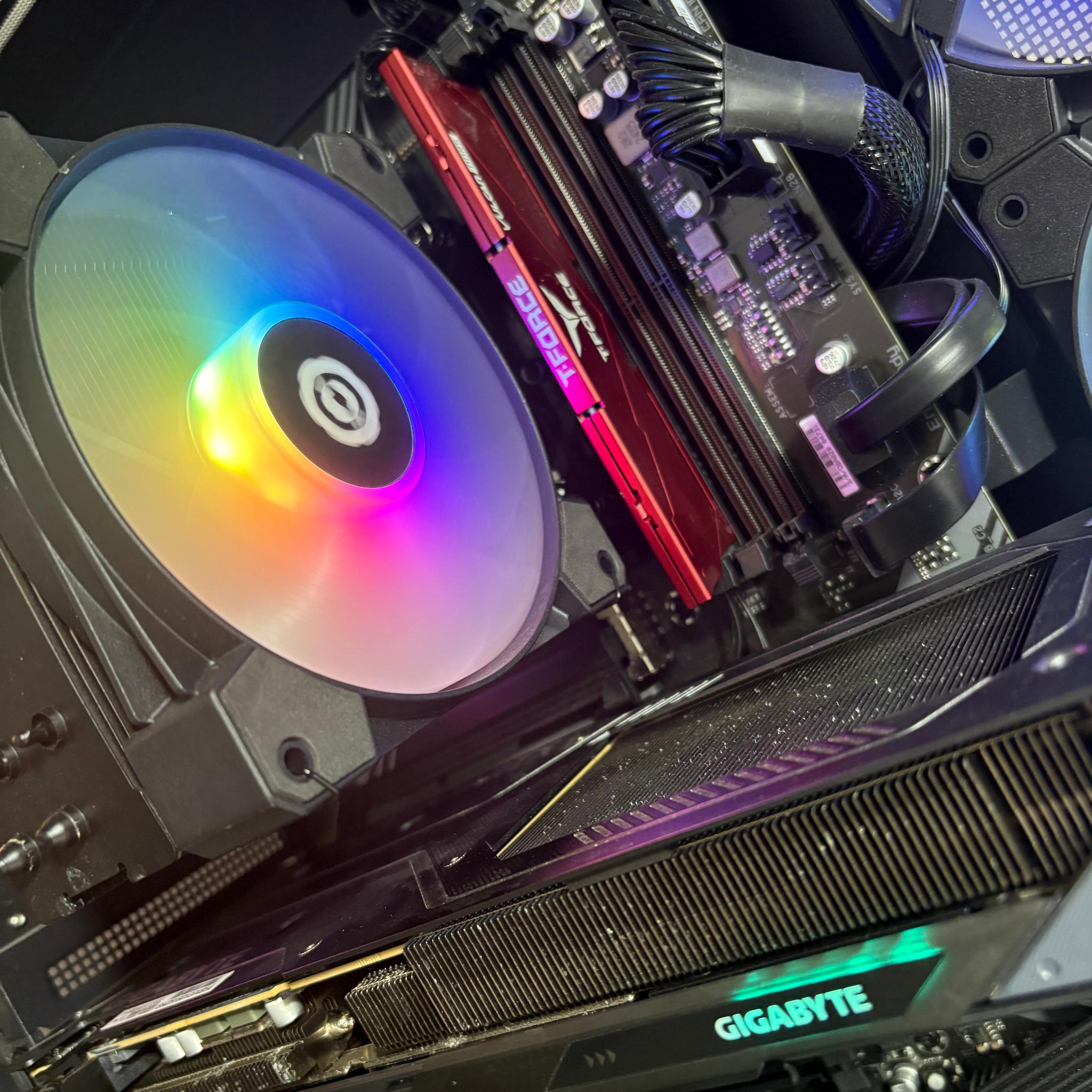 EXT ICE 70X - i5 14400F, RTX 5060 8GB, 16GB DDR5 Ram, 1TB SSD (V2)