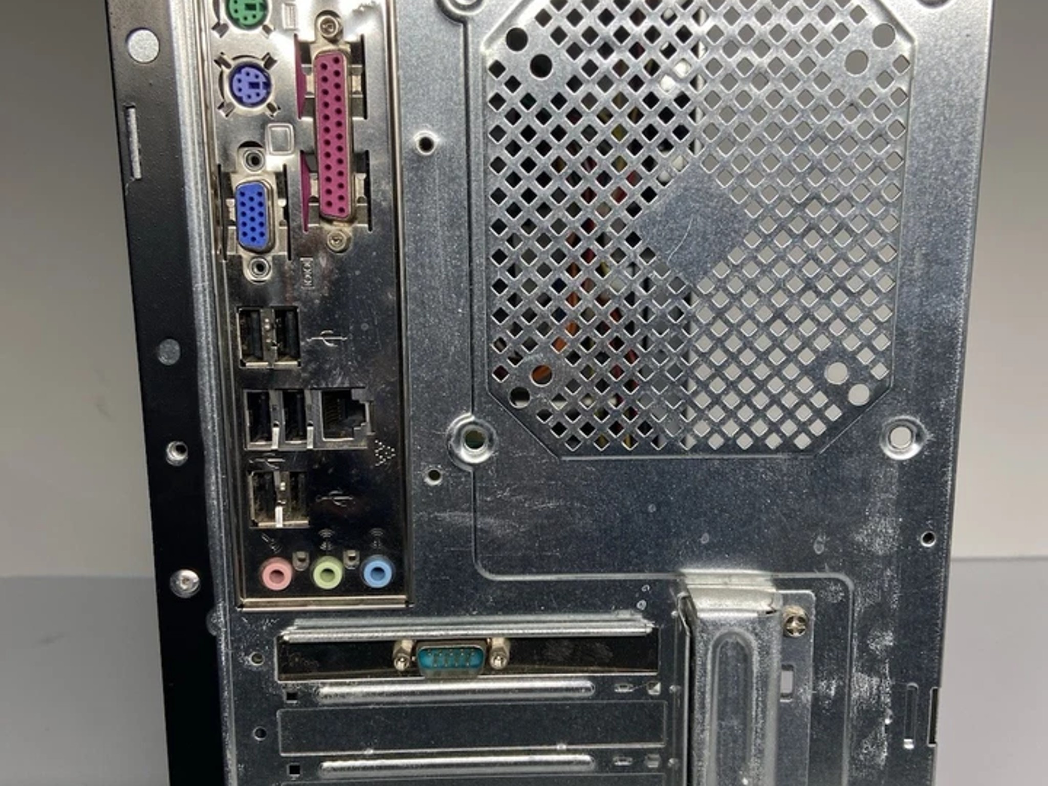 ASRock P4VM800 Retro Gaming Desktop Intel Celeron 2.80GHz 1.5GB RAM 80 GB No OS