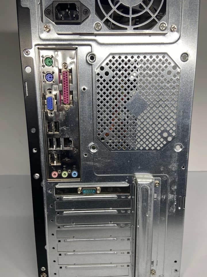 ASRock P4VM800 Retro Gaming Desktop Intel Celeron 2.80GHz 1.5GB RAM 80 GB No OS
