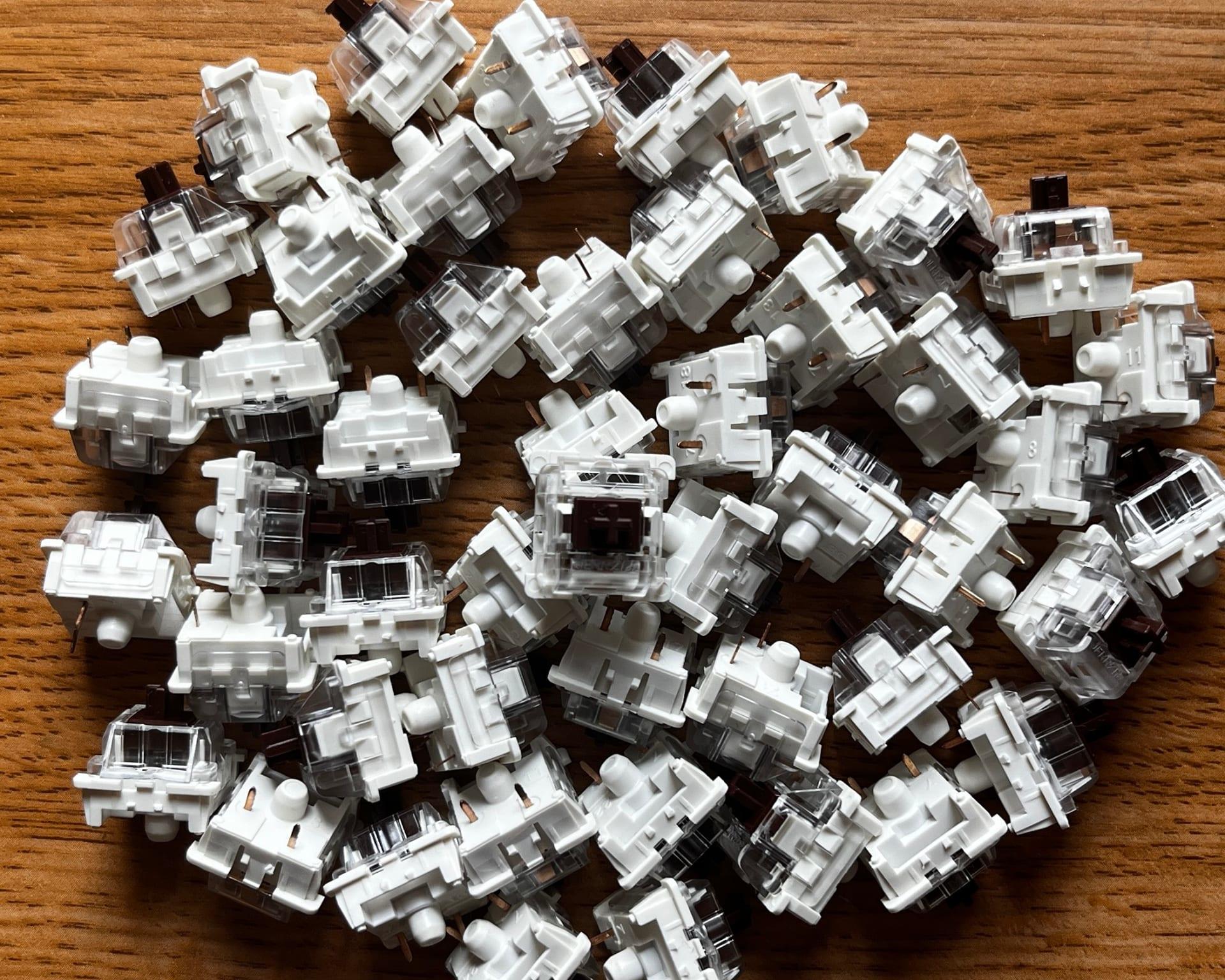 Various types of Keyboard Switches (Gateron Yellow + Huan Browns)