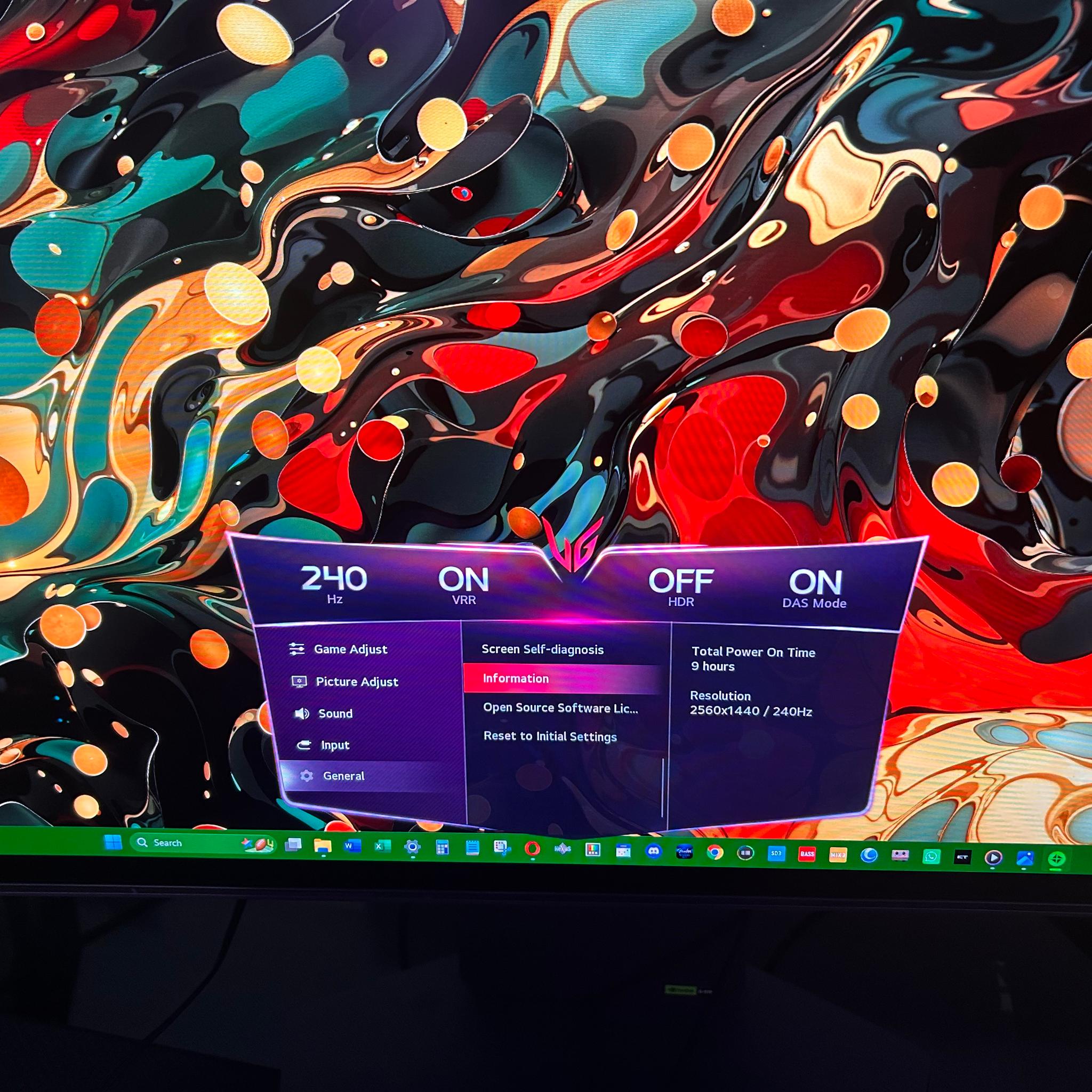 LG UltraGear 27" OLED (240hz) 2K (2560x1440) Gaming Monitor (27GX704A-B) (Only 9hrs Used!)