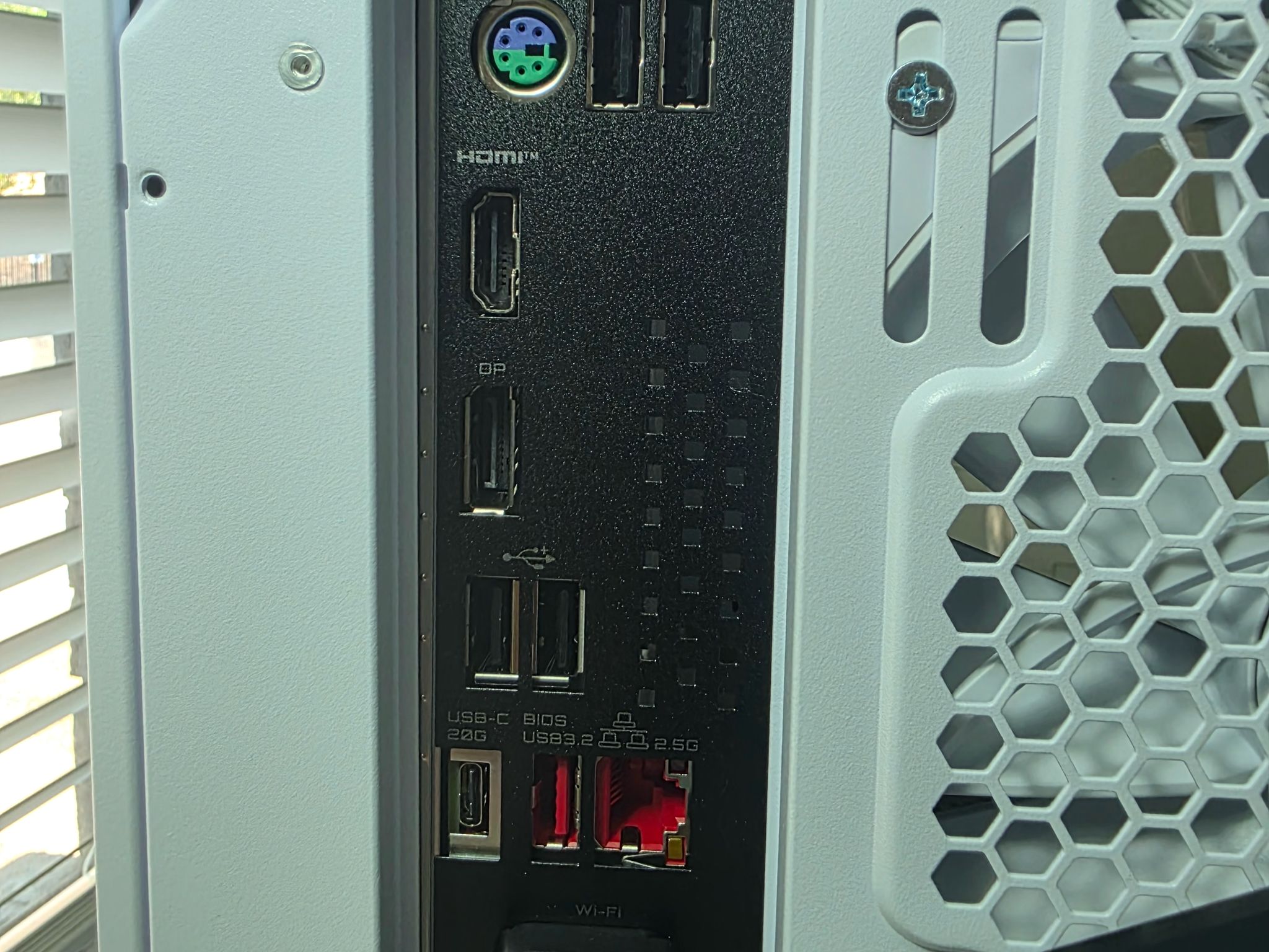 Radeon RX 9060 XT 16GB Custom Gaming PC - Core Ultra 5 250K Plus, 32GB RAM, 1TB NVMe SSD