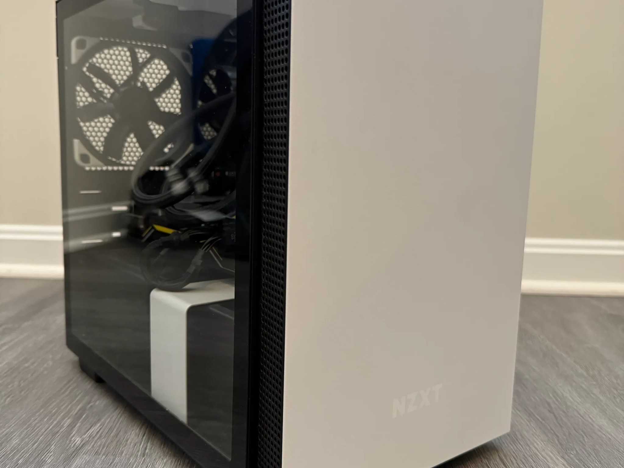 Mini Black & White Gaming PC - AMD Ryzen 5 3600X, AMD RX 5700XT, 32 GB RAM, Windows 11 Home