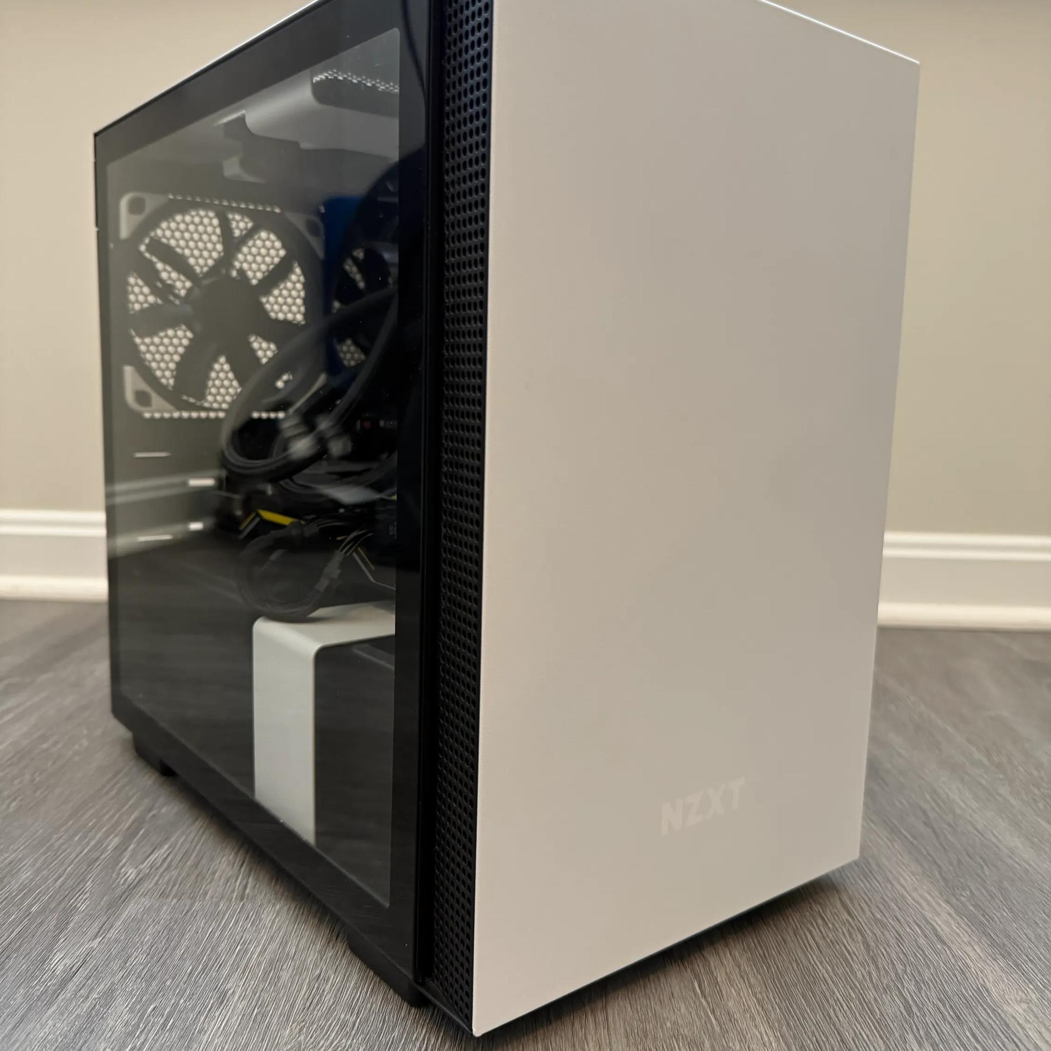 Mini Black & White Gaming PC - AMD Ryzen 5 3600X, AMD RX 5700XT, 32 GB RAM, Windows 11 Home