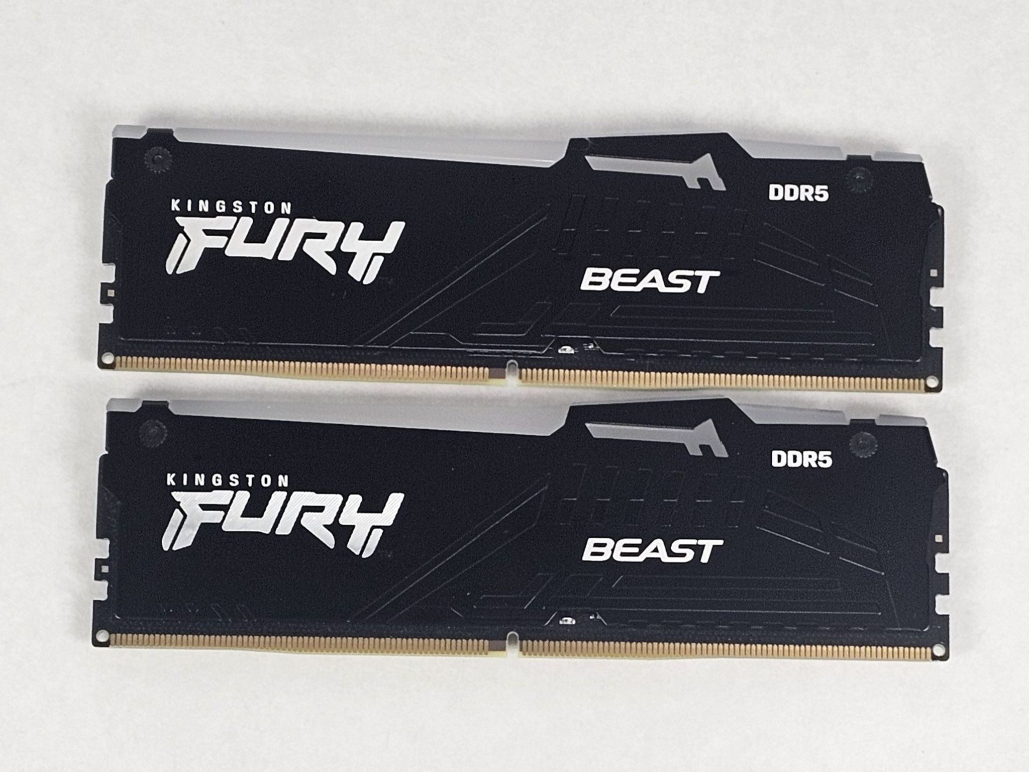 32GB DDR5 (2x16GB) CL40 5200MT/s Kingston FURY Beast RGB