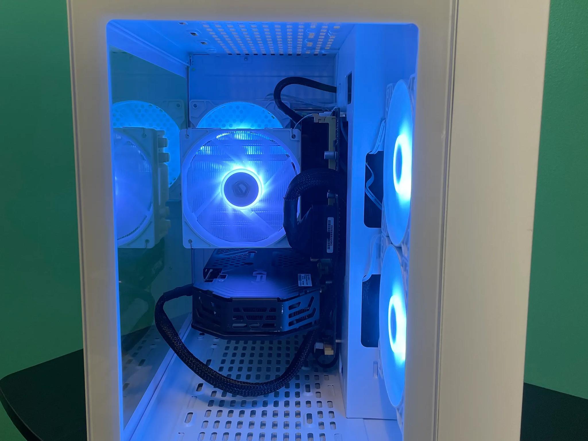 CLEAN White Gaming PC| Intel i5 / Amd RX580 / 8GB / 600GB Win 10 Pro WiFi