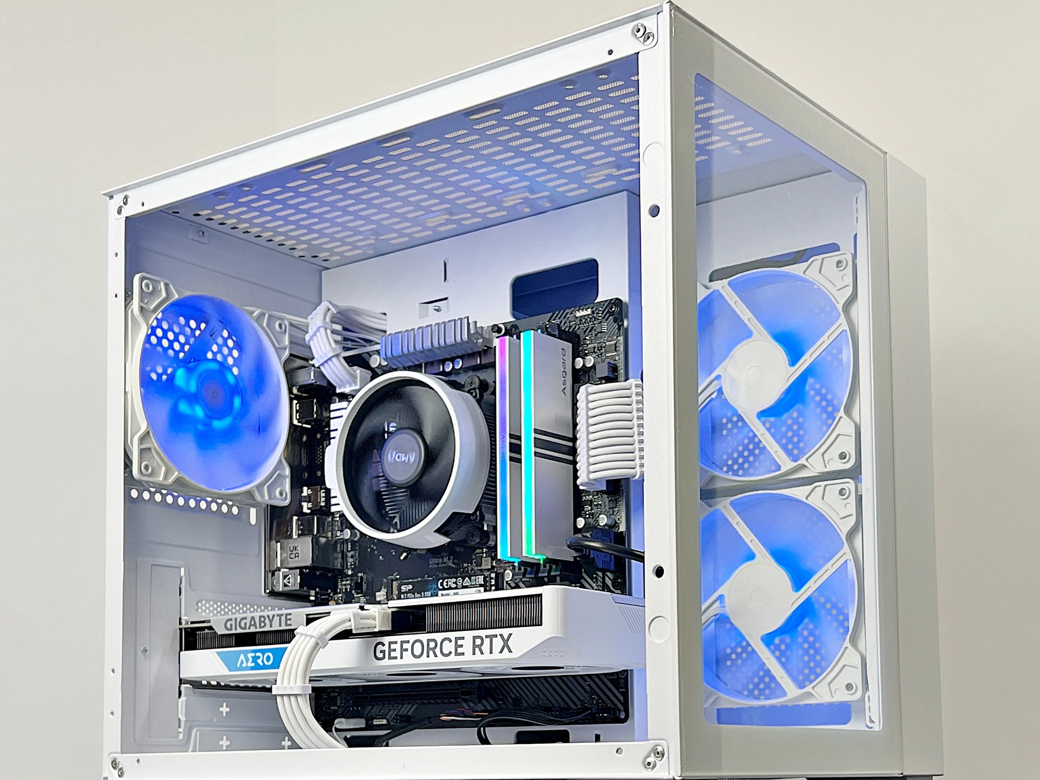 Ryzen 5 RTX 4060 16GB RAM 1TB M.2 Gaming PC