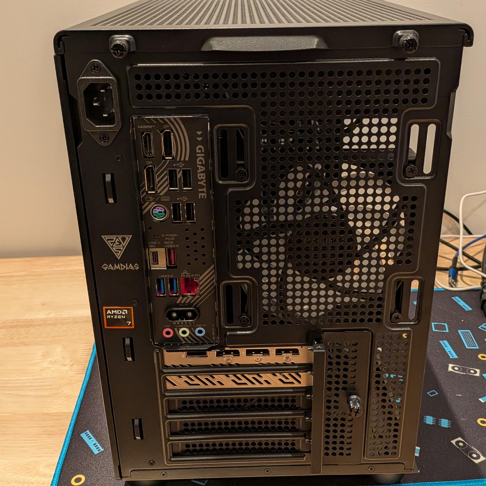 4K Aqua - RX 9070 XT, Ryzen 7 9700X, 32 GB DDR5 RAM, 2 TB Gen 4 NVME, Liquid Cooled, RGB