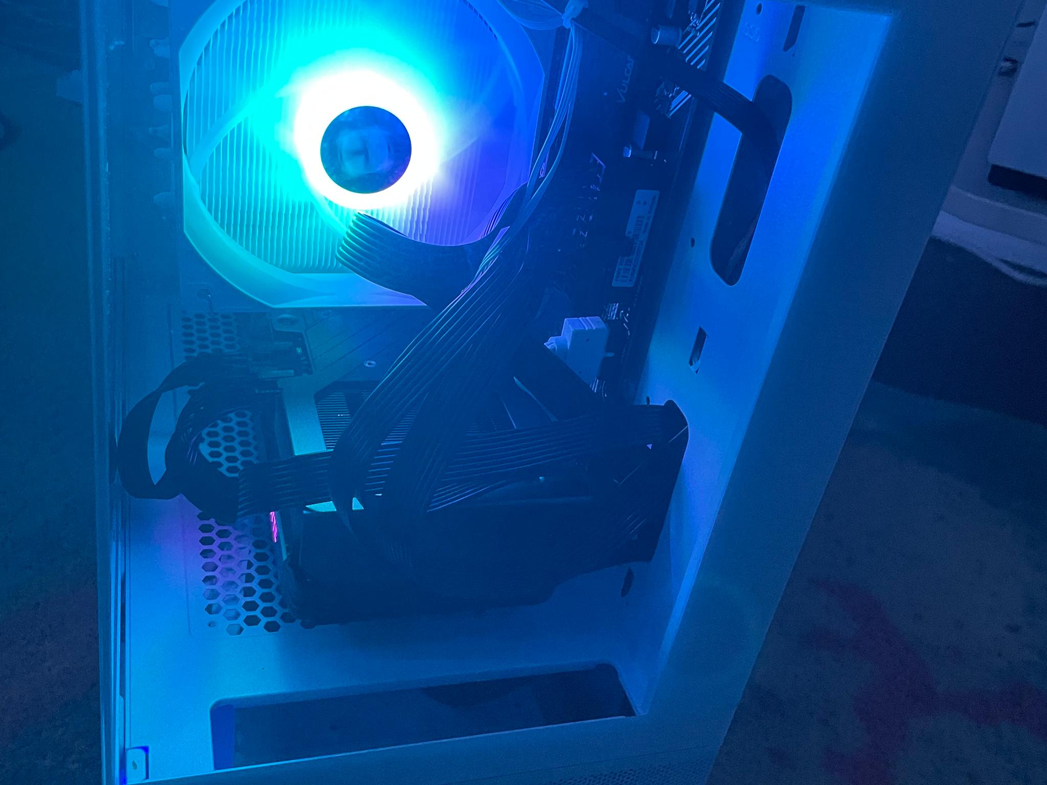 Mid Range Gaming Pc Radeon RX 7600 XT Ryzen 5 5600