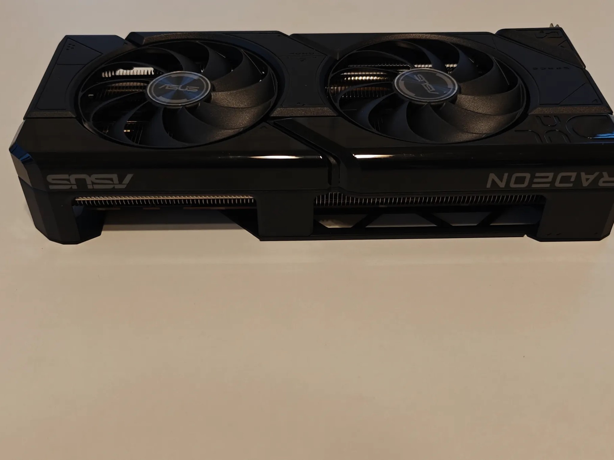 ASUS Dual Radeon RX 7800 XT OC Edition 16GB GDDR6