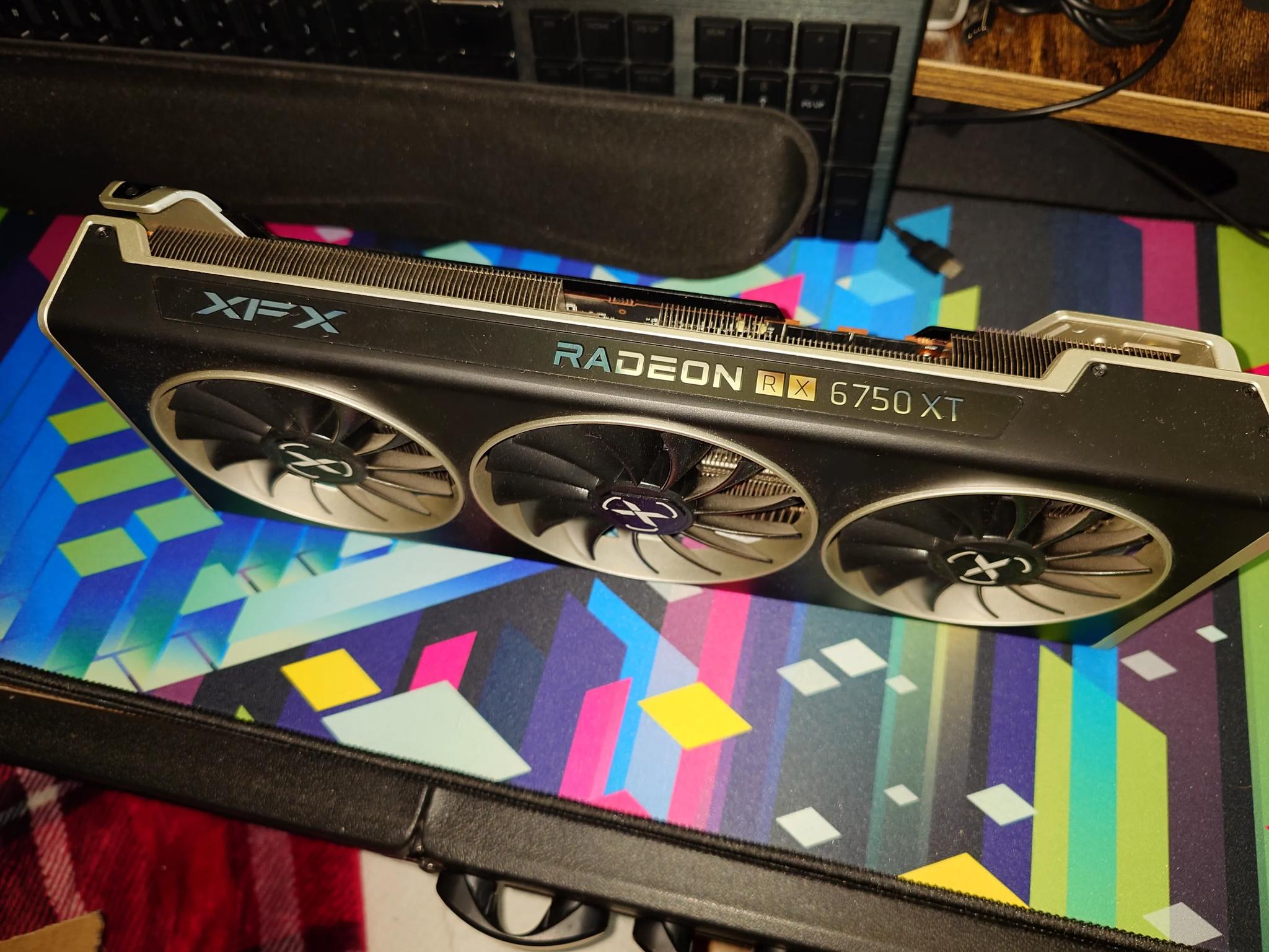 Radeon RX 6750 XT - XFX Mercury 319 12GB Vram