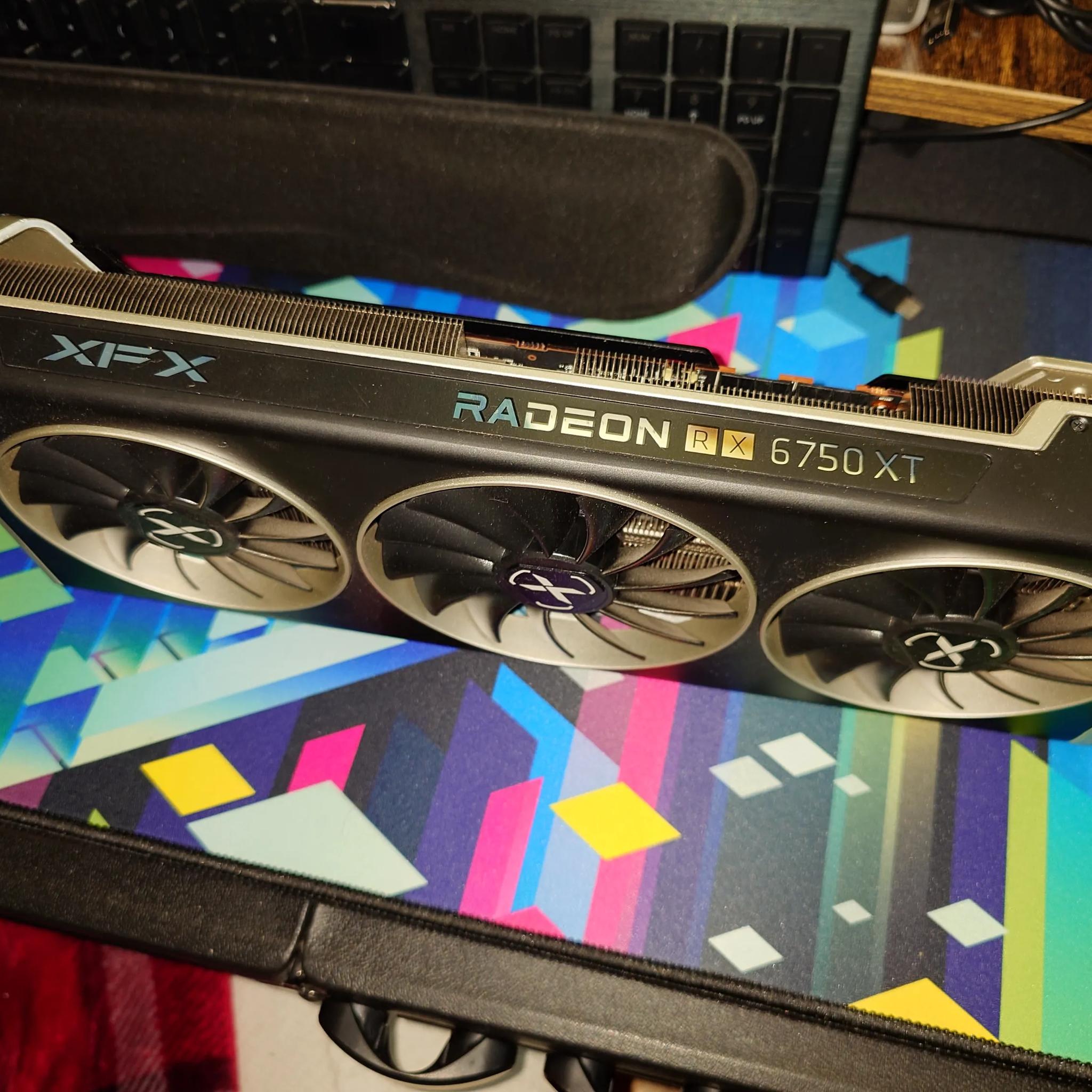 Radeon RX 6750 XT - XFX Mercury 319 12GB Vram